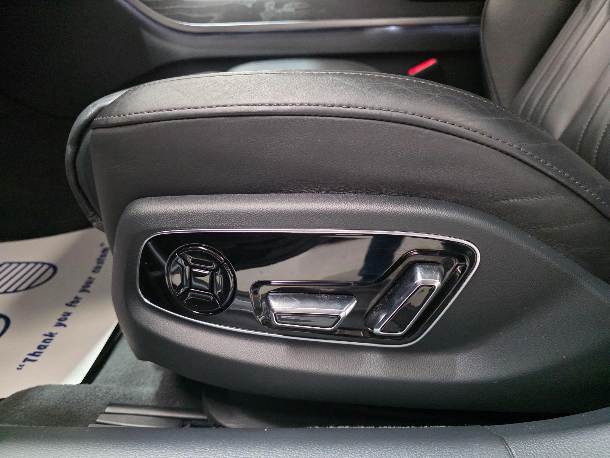 Audi A8 view 35
