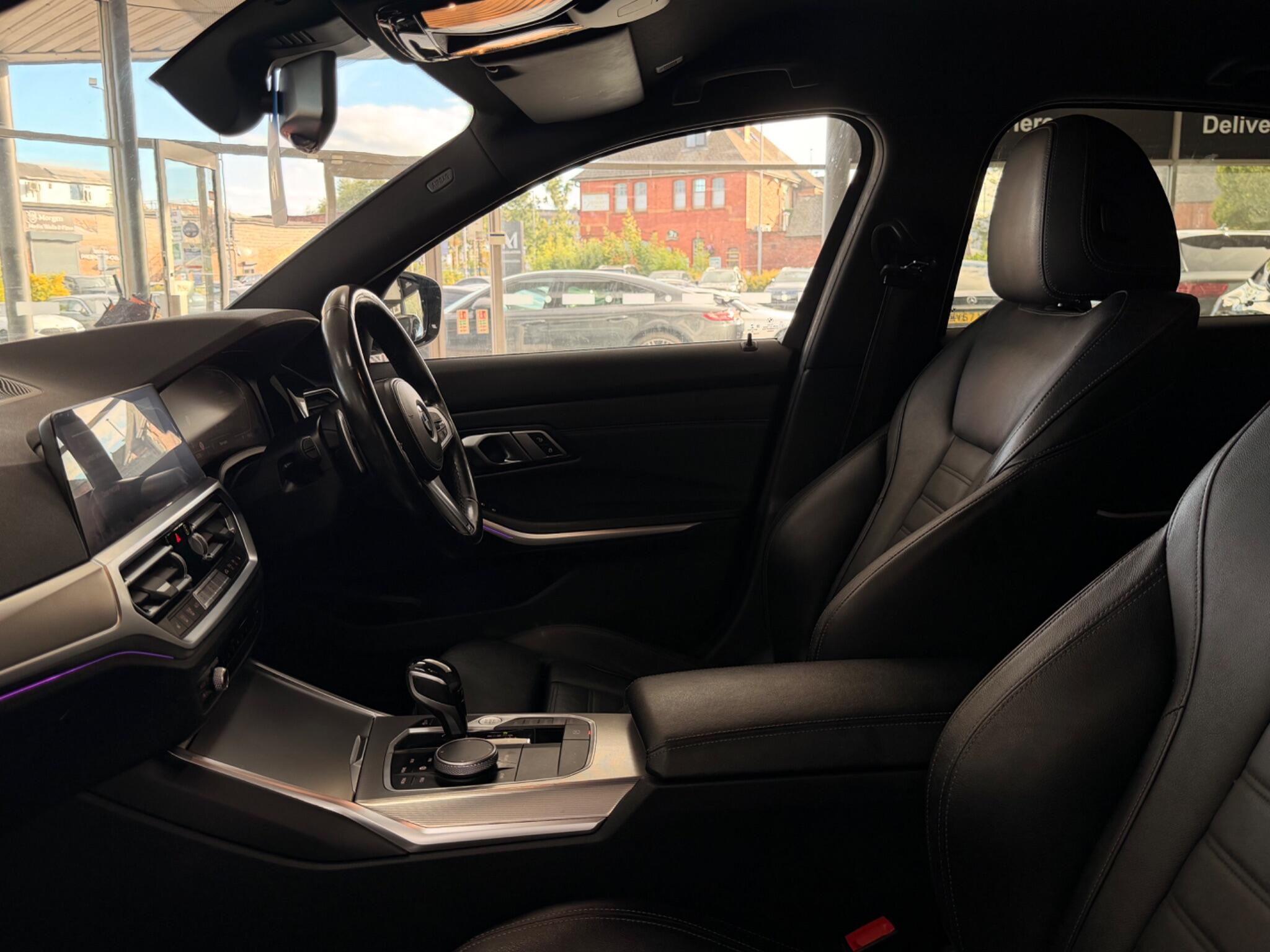 BMW 3 Series view 38