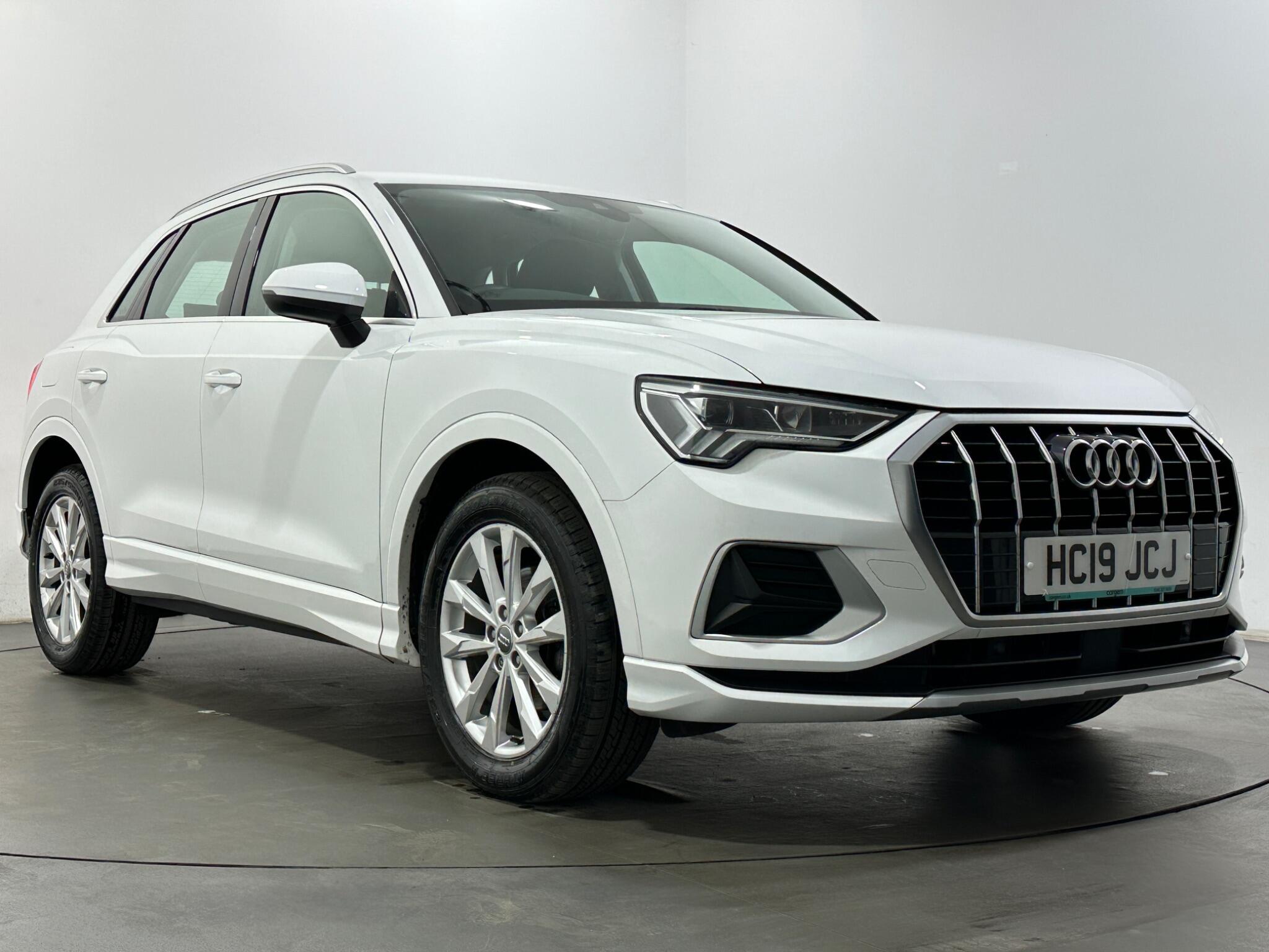 Audi Q3 view 52