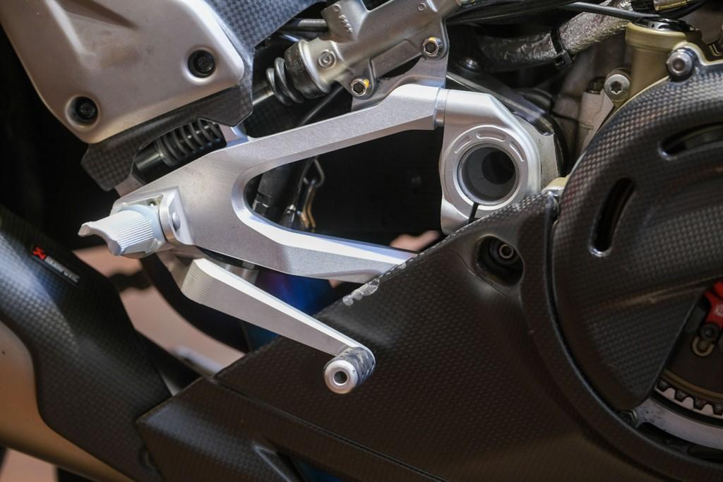 Ducati Superleggera V4 view 8