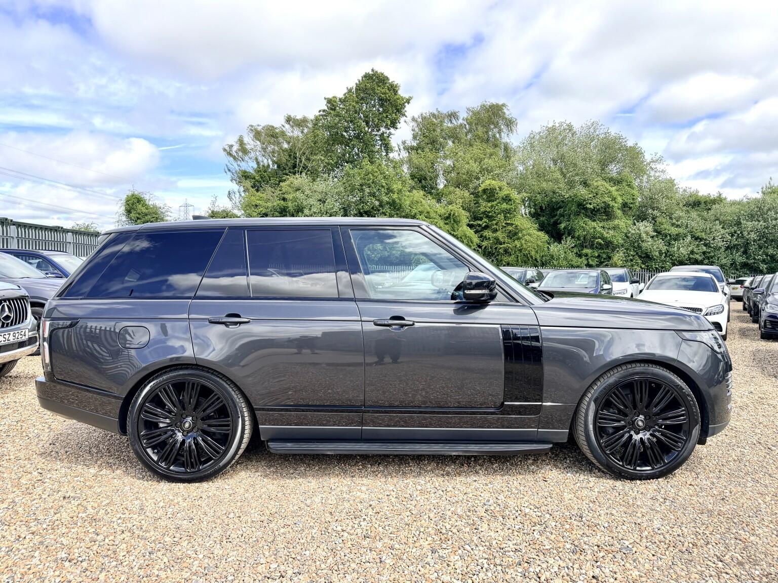 Land Rover Range Rover view 2