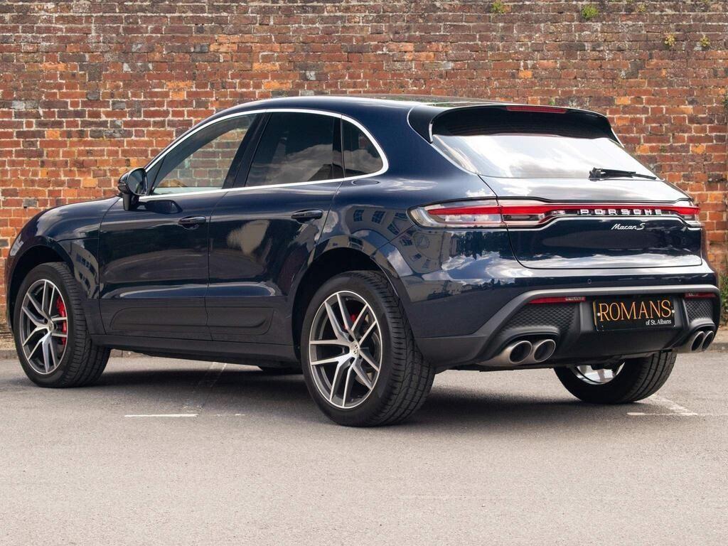 Porsche Macan view 44