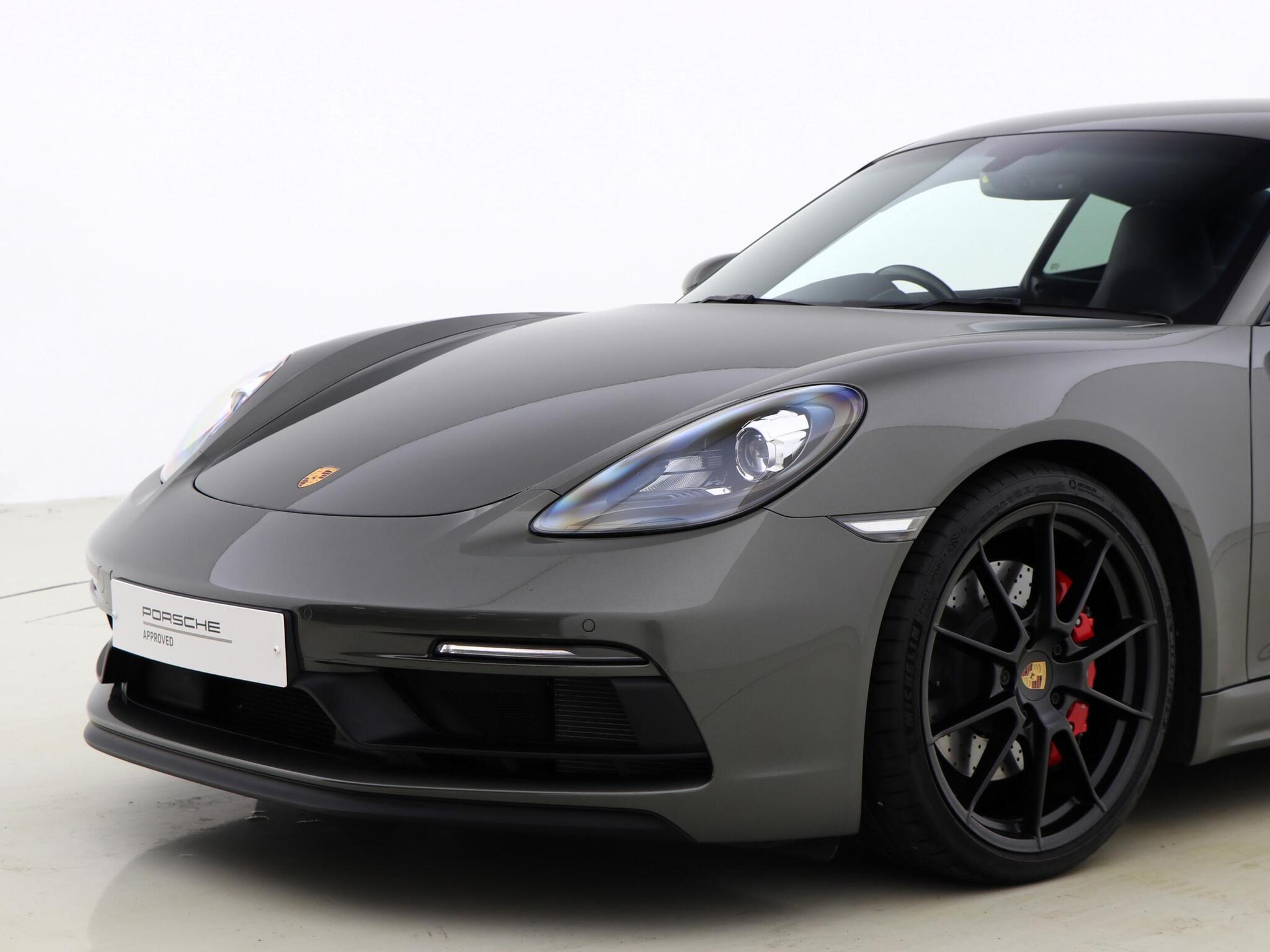 Porsche Cayman view 15