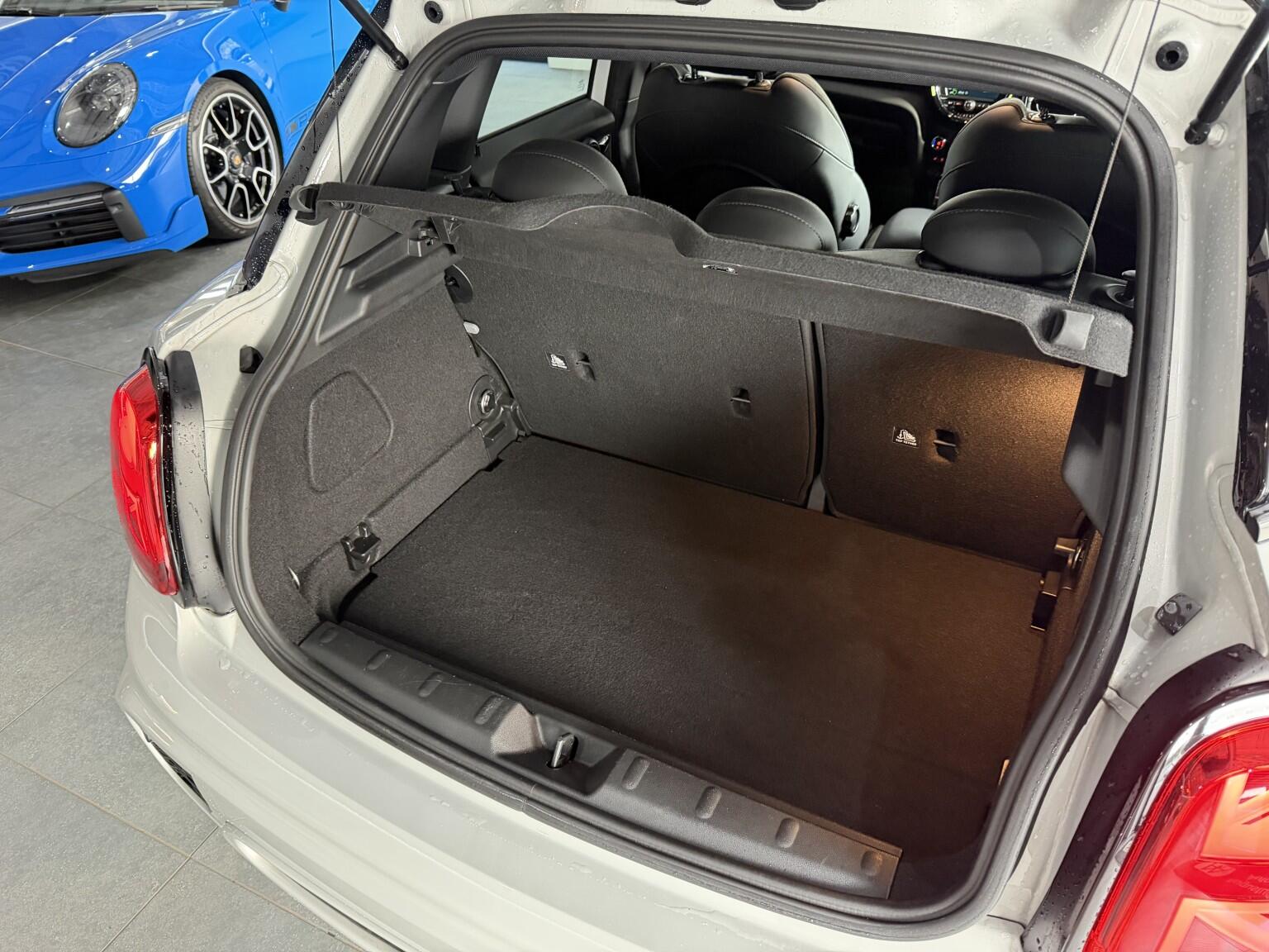 Mini Cooper view 41