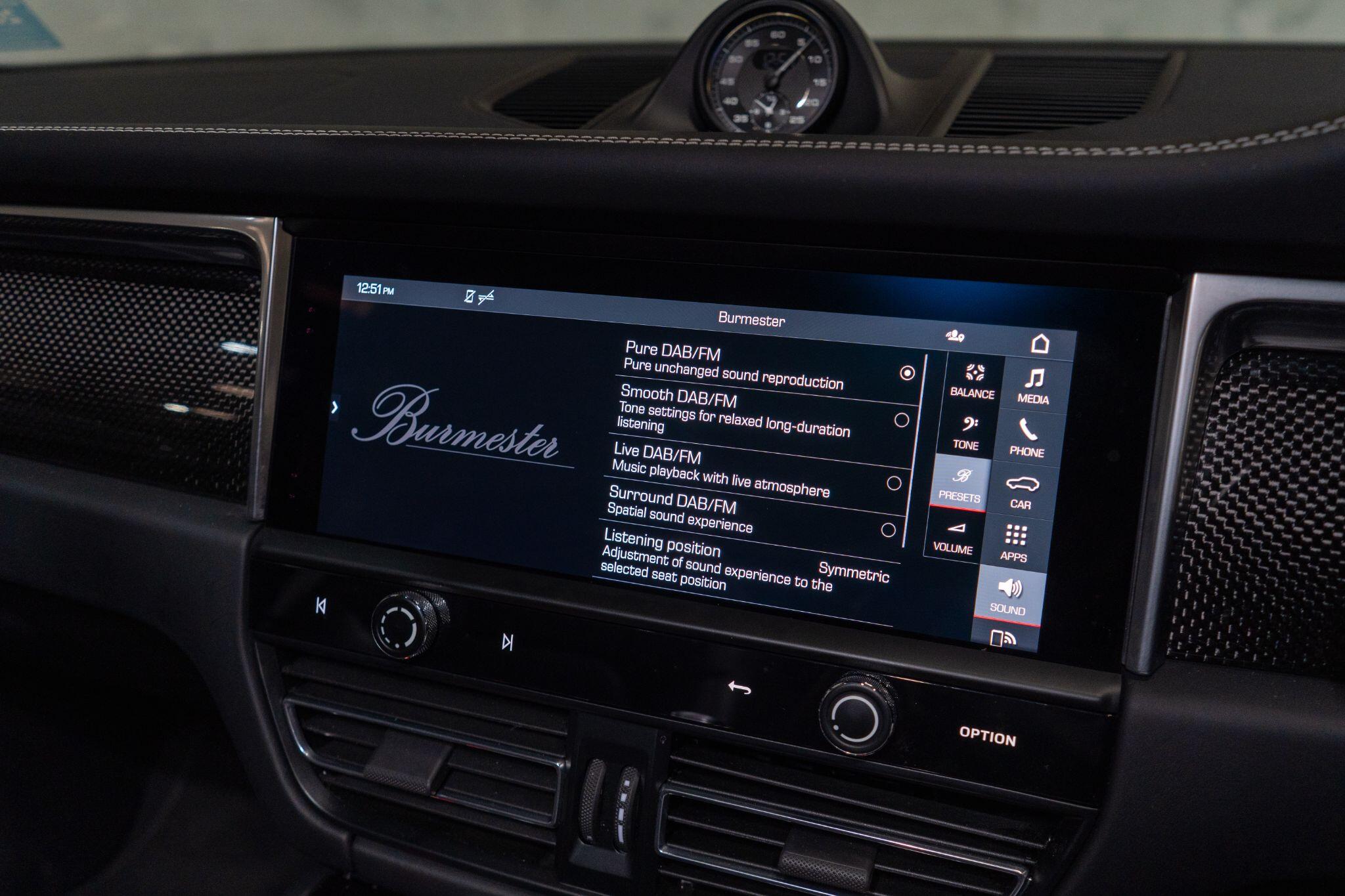 Porsche Macan view 24