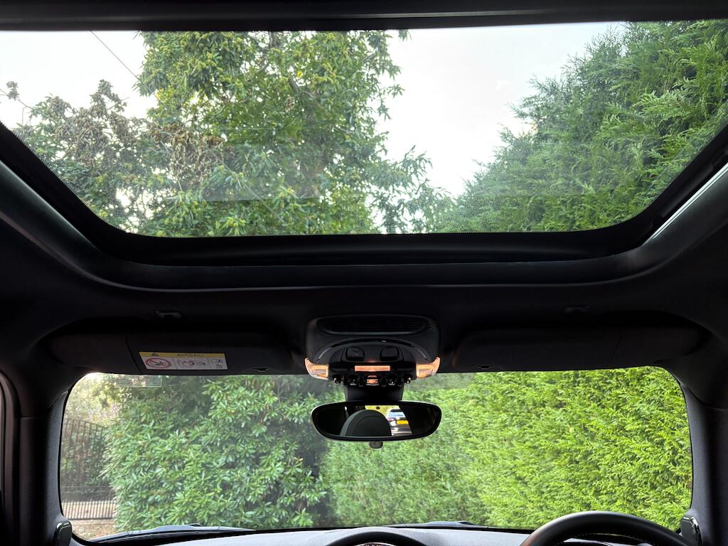 Mini Hatch view 27