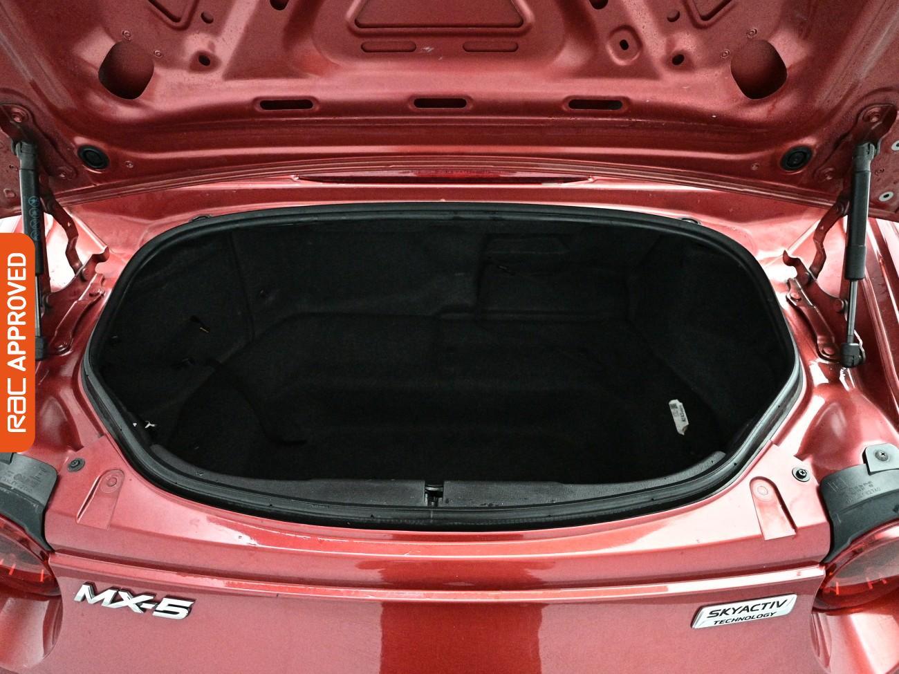 Mazda MX-5 view 13