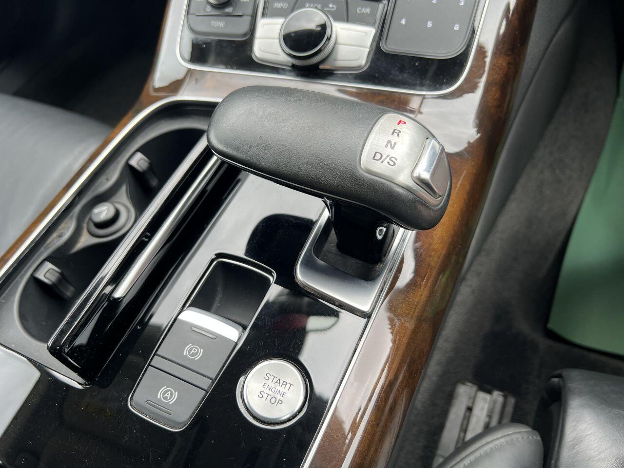 Audi A8 view 39