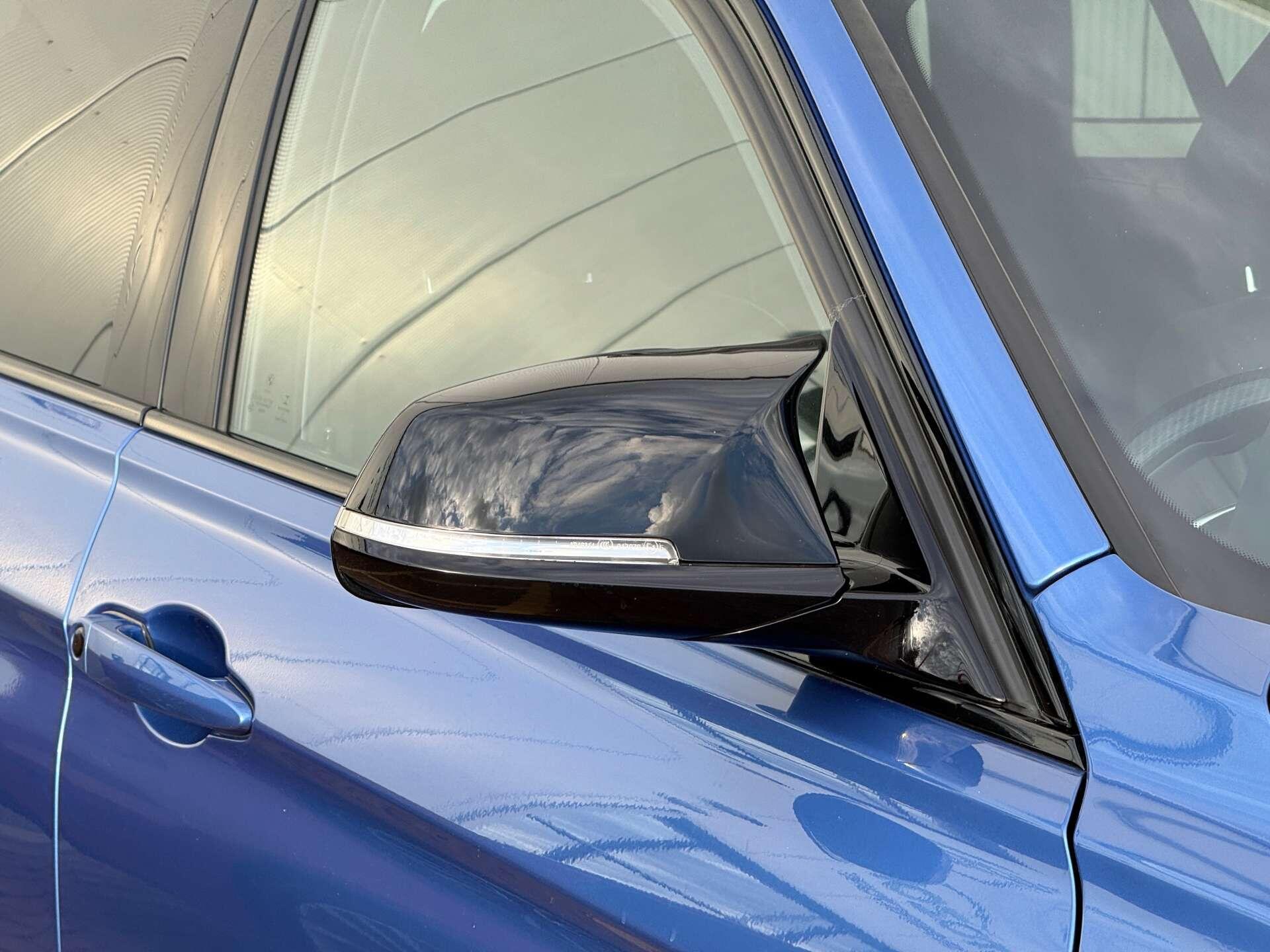 BMW 3 Series view 9