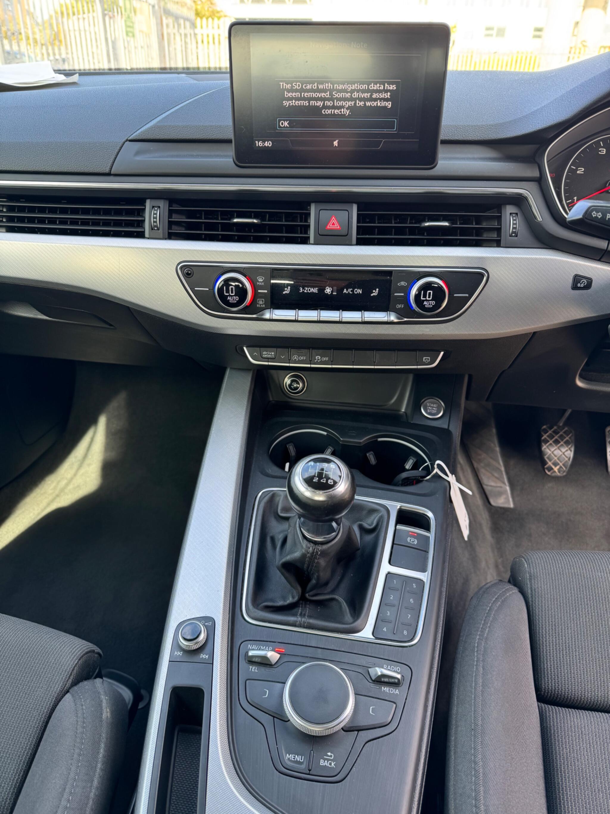 Audi A4 view 24
