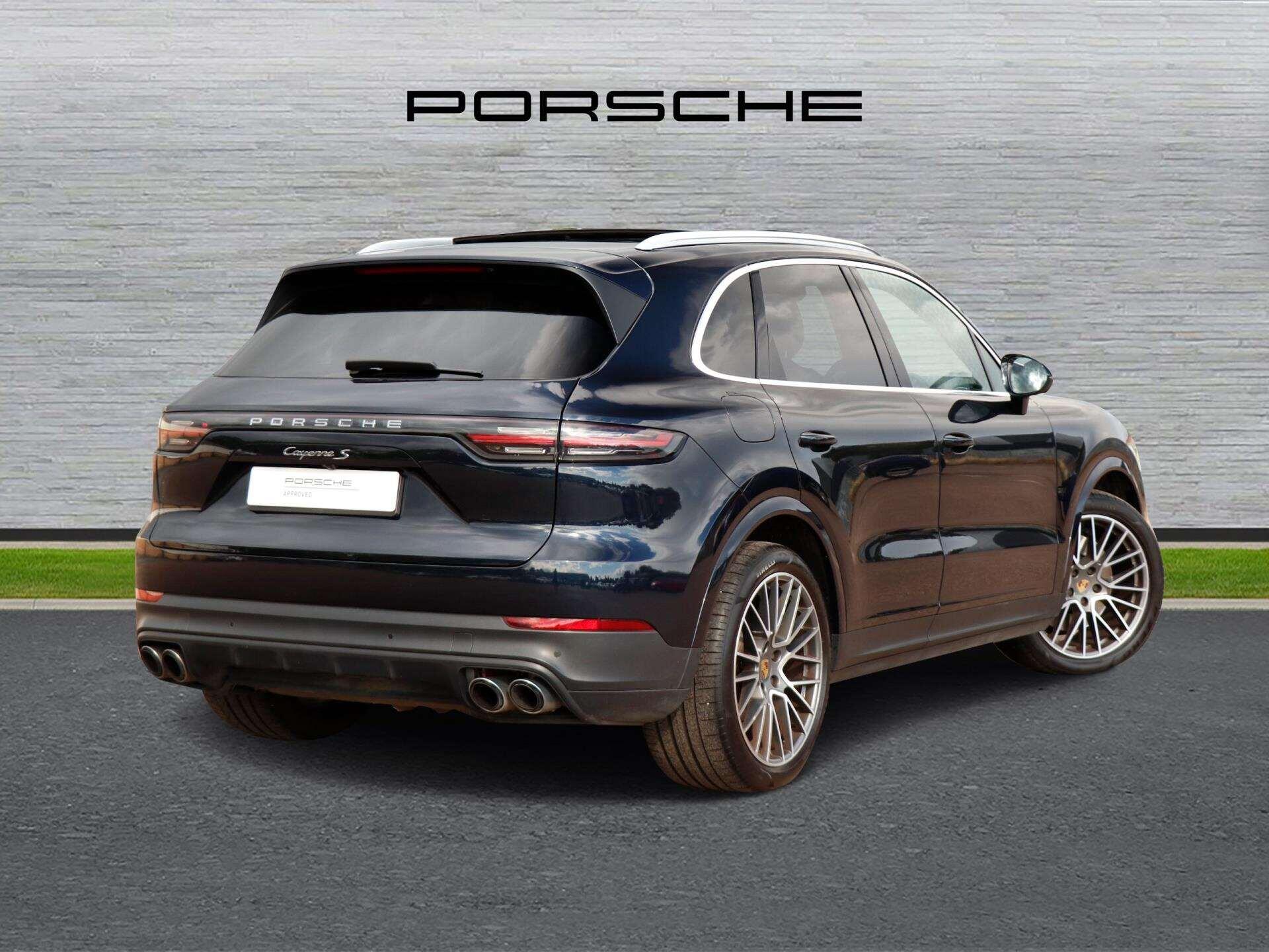Porsche Cayenne view 3