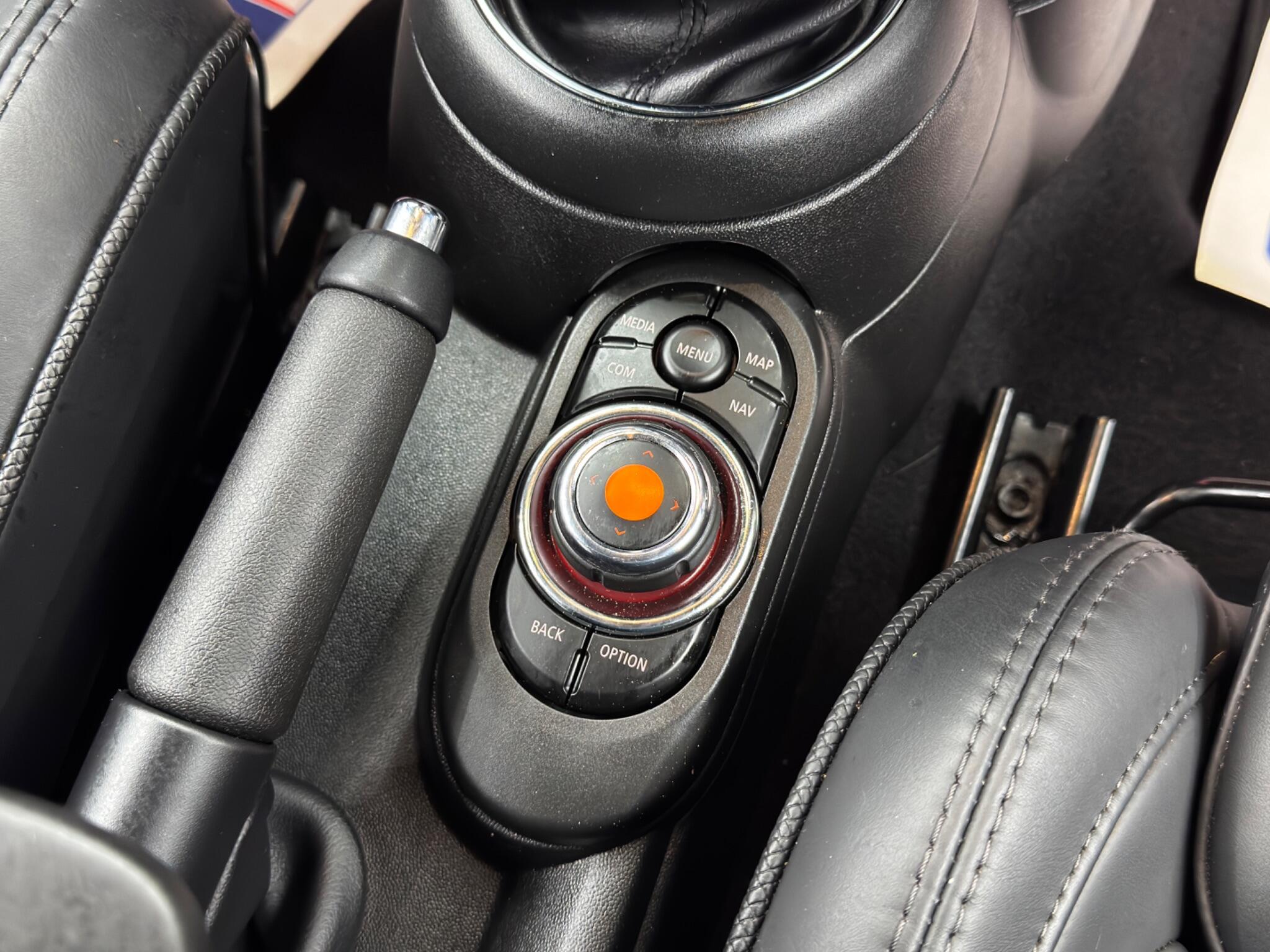 MINI Hatch view 23