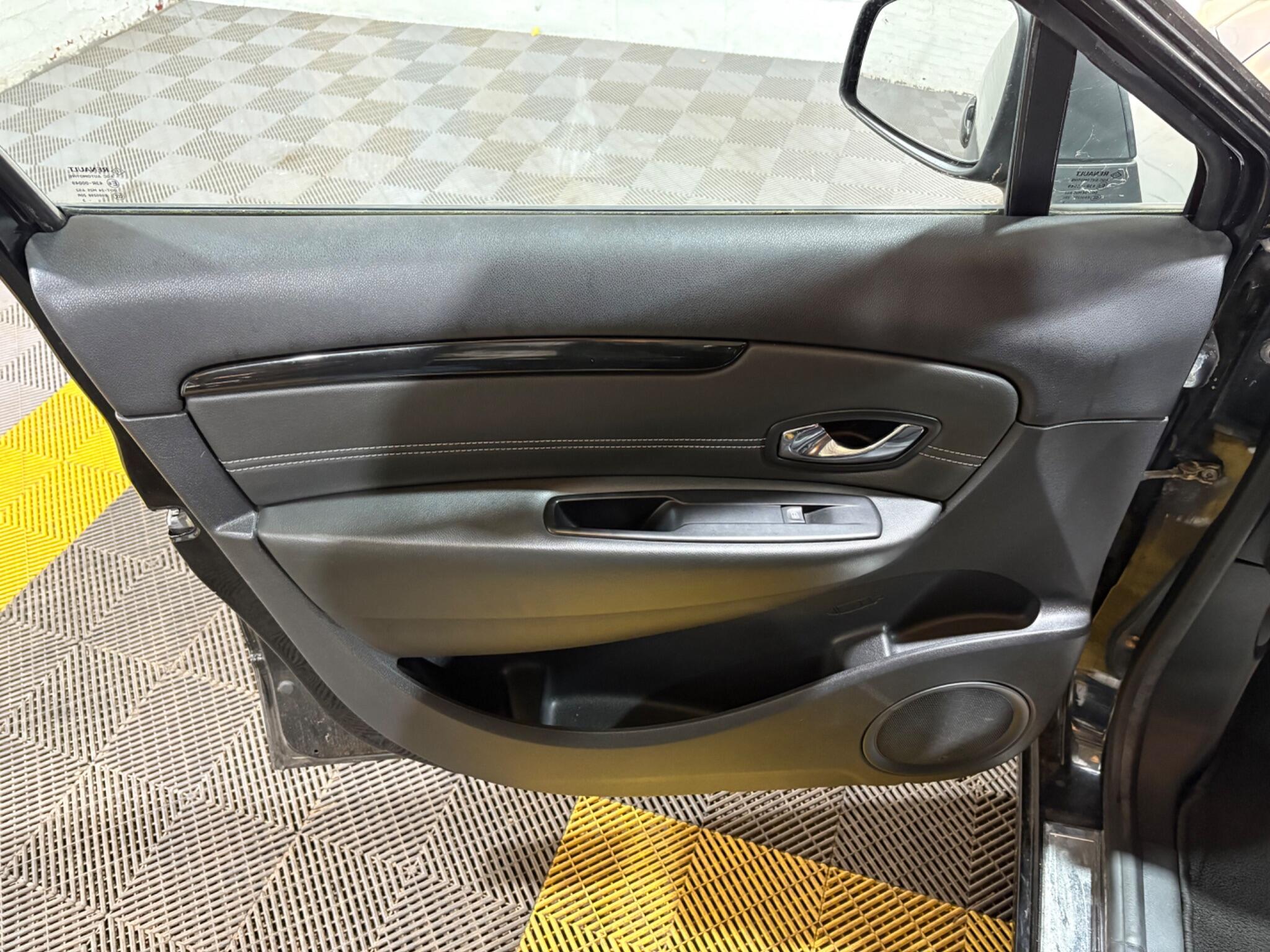 Renault Scenic view 61