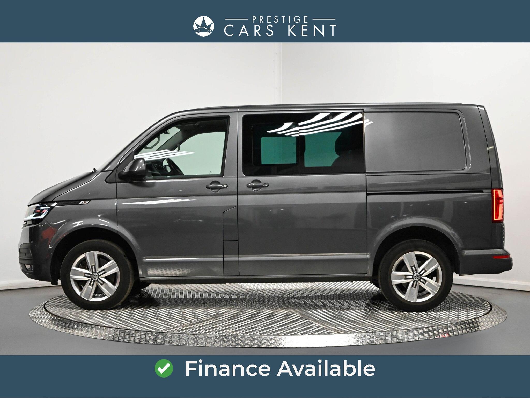 Volkswagen Transporter view 4