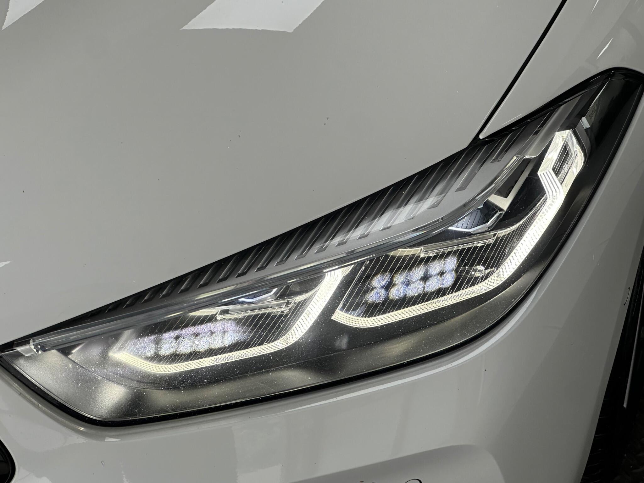 BMW 8 Series view 39
