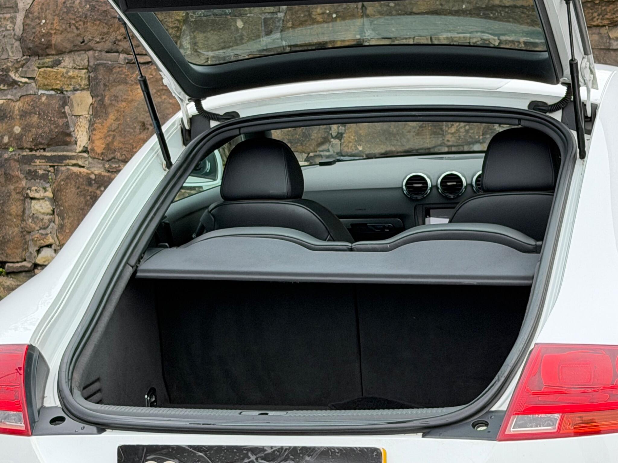 Audi TT view 20