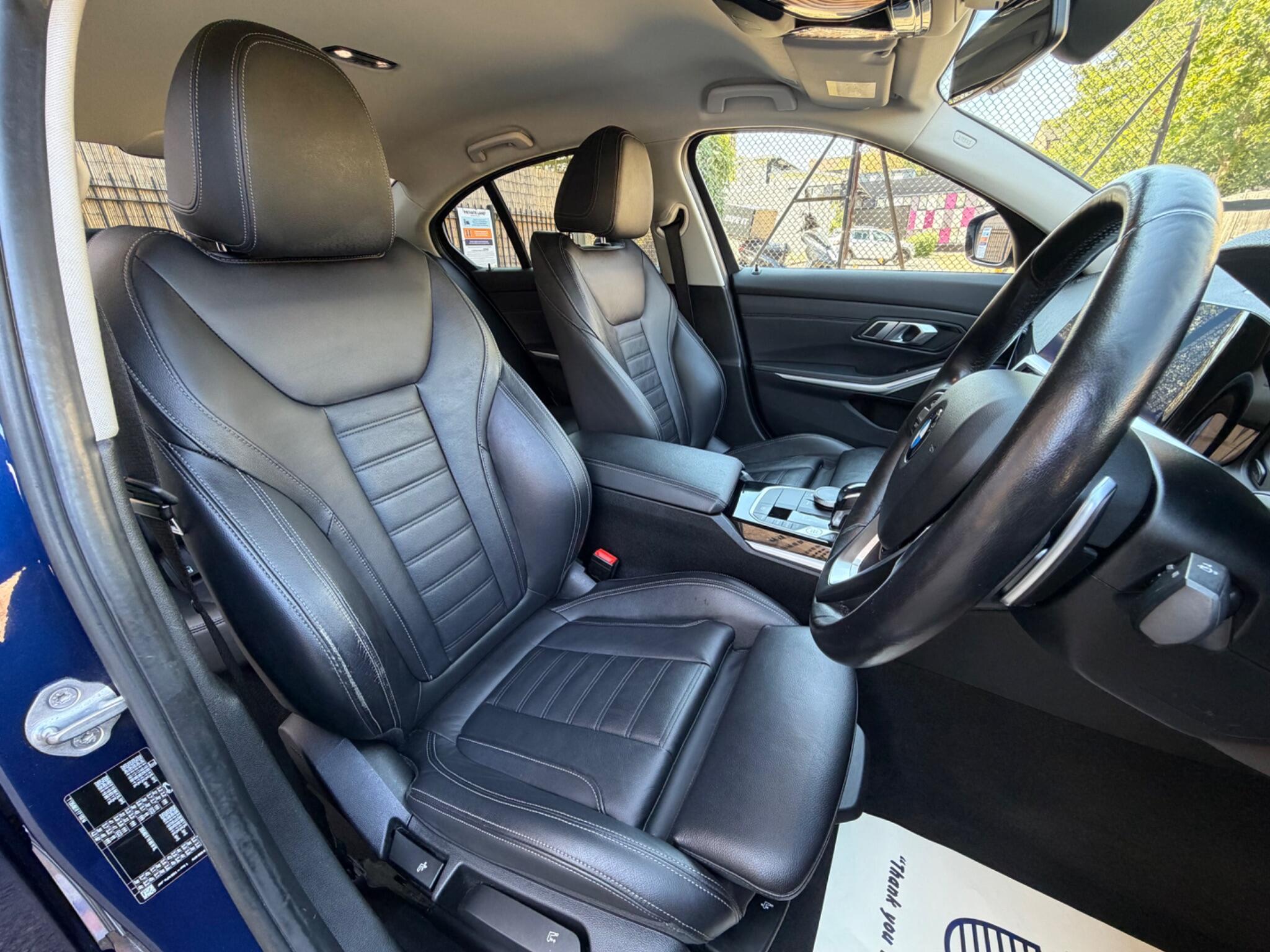 BMW 3 Series view 24