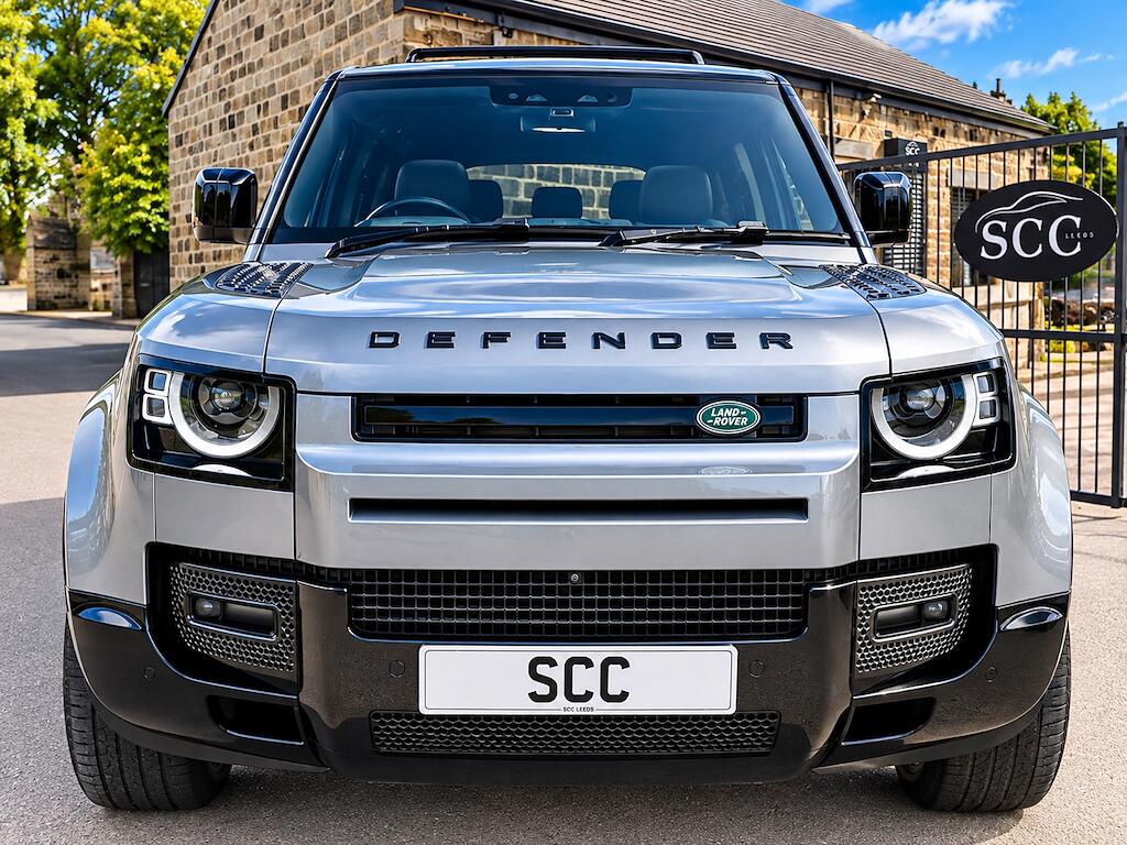 Land Rover Defender view 5