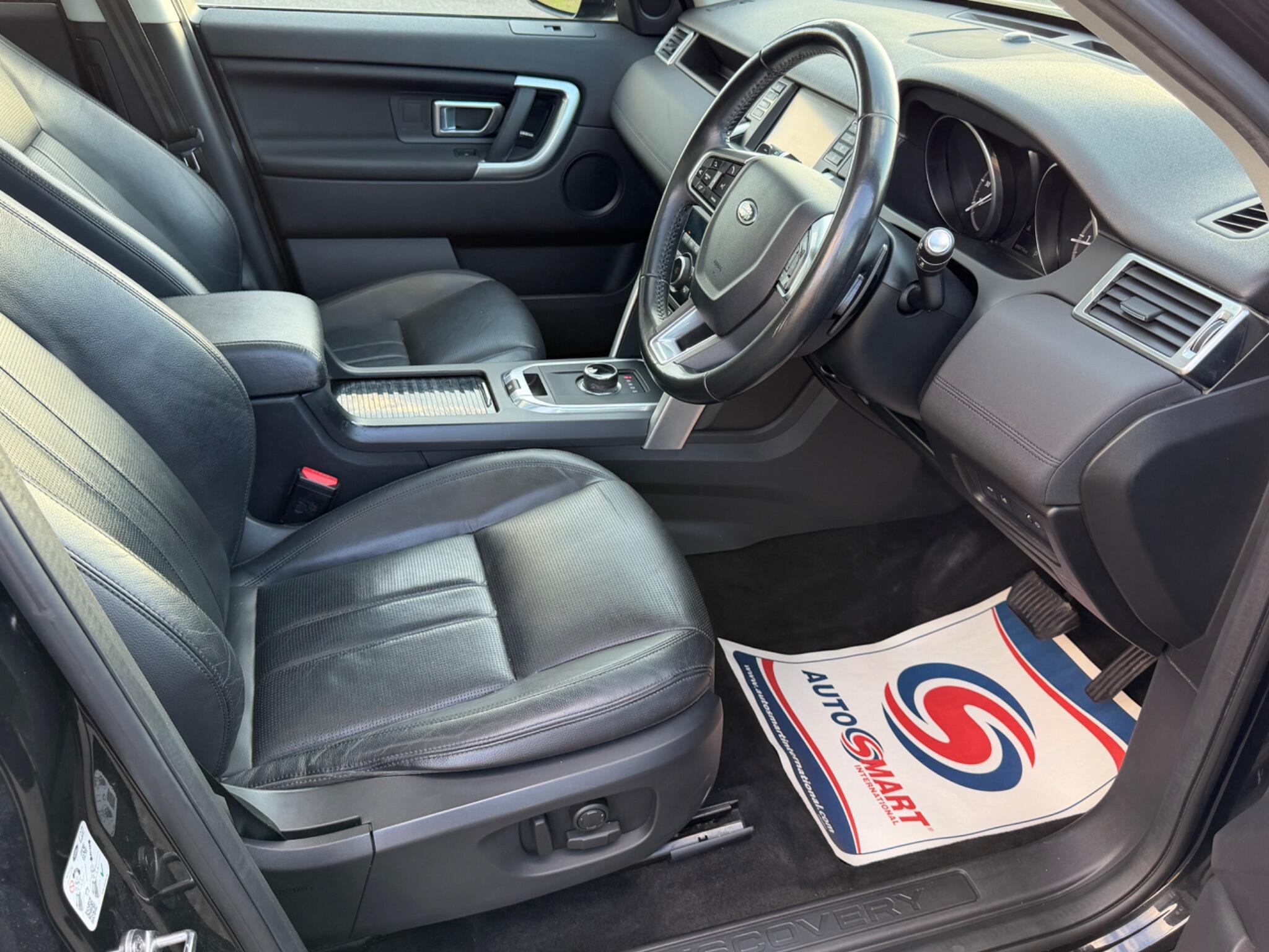 Land Rover Discovery Sport view 11