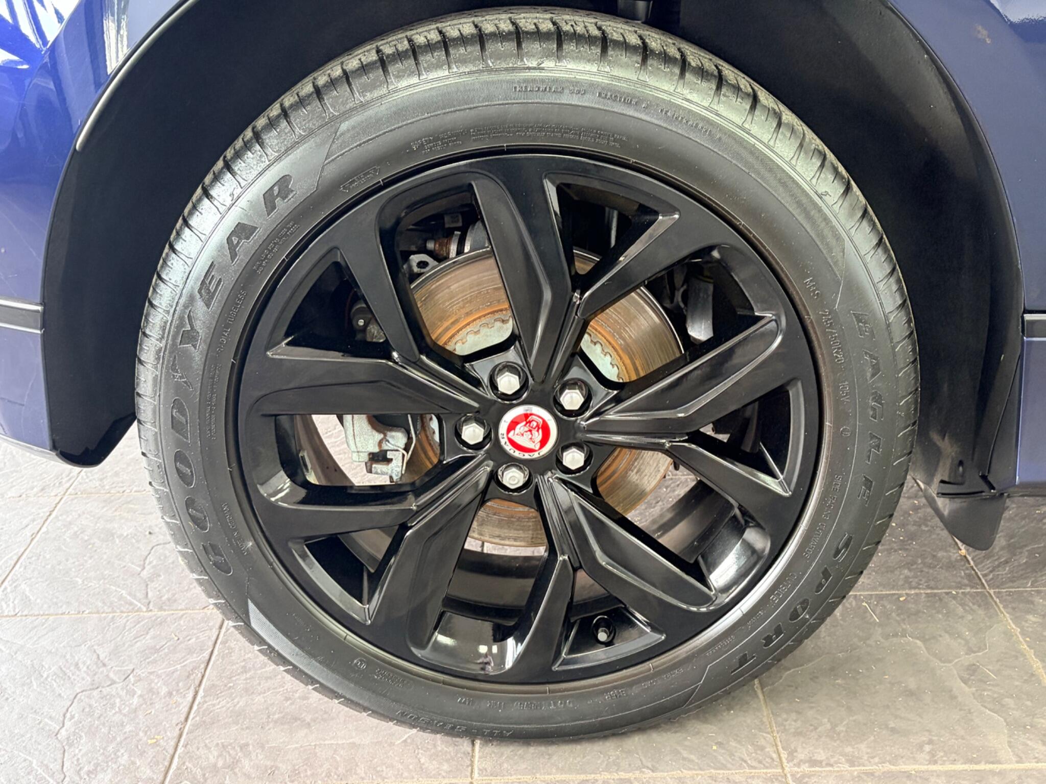 Jaguar I-Pace view 22