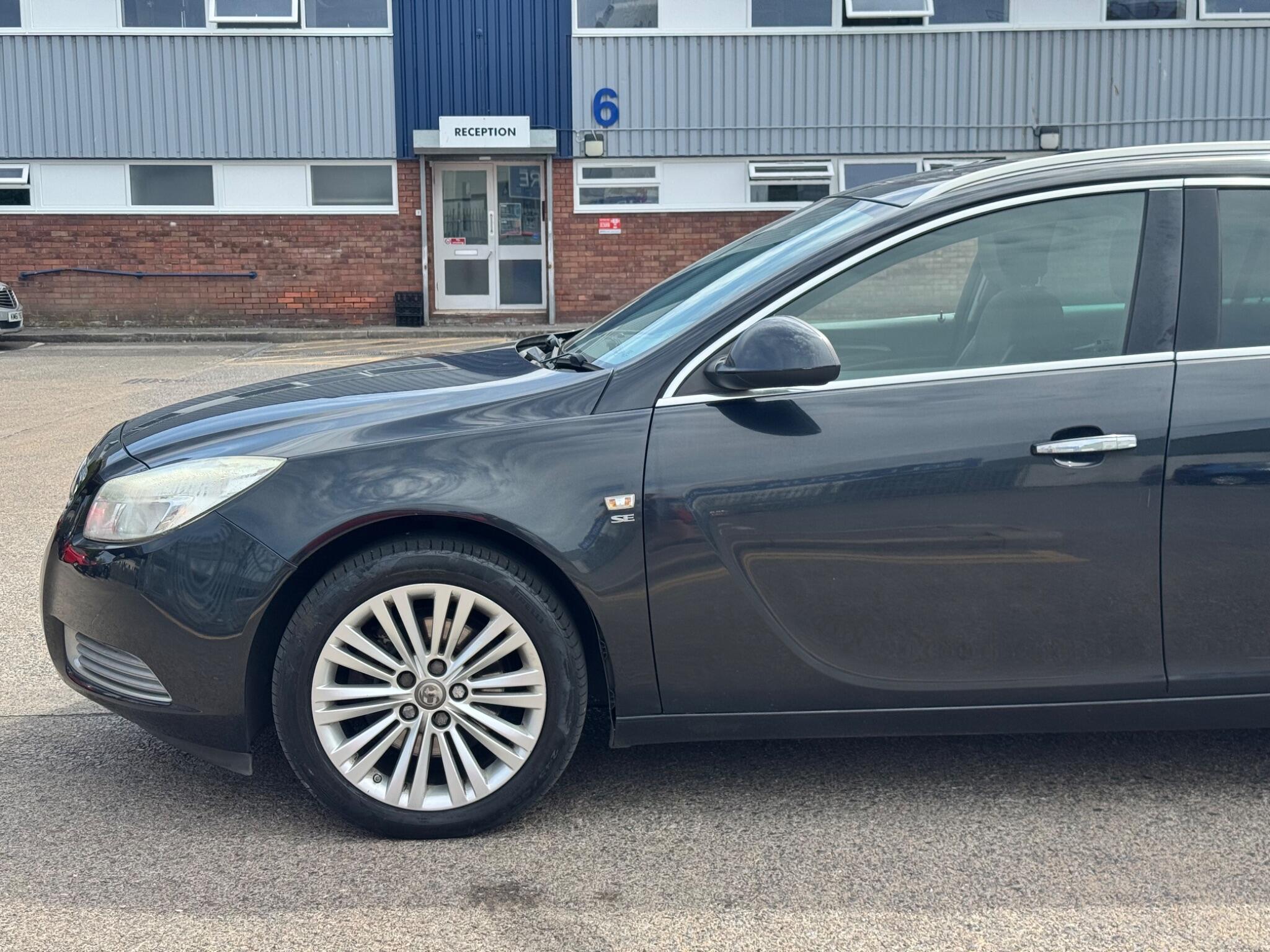 Vauxhall Insignia view 13
