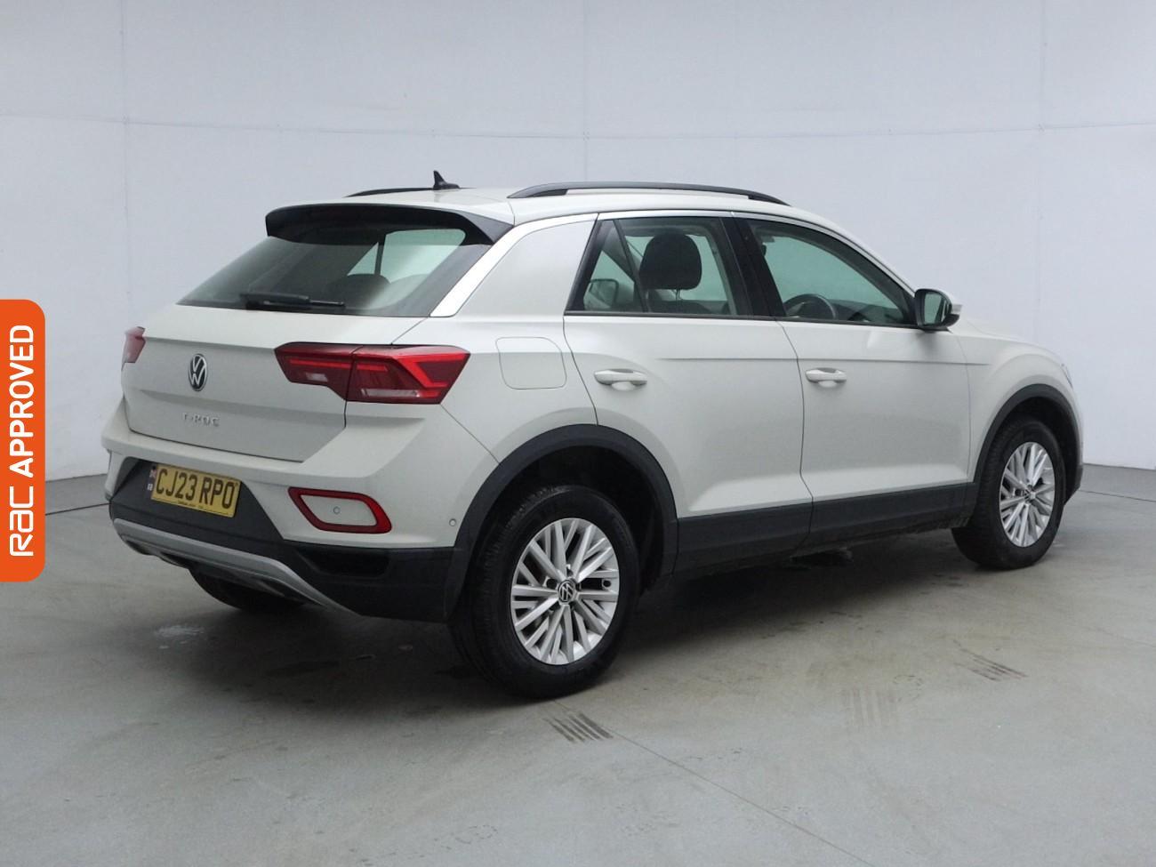 Volkswagen T-Roc view 28