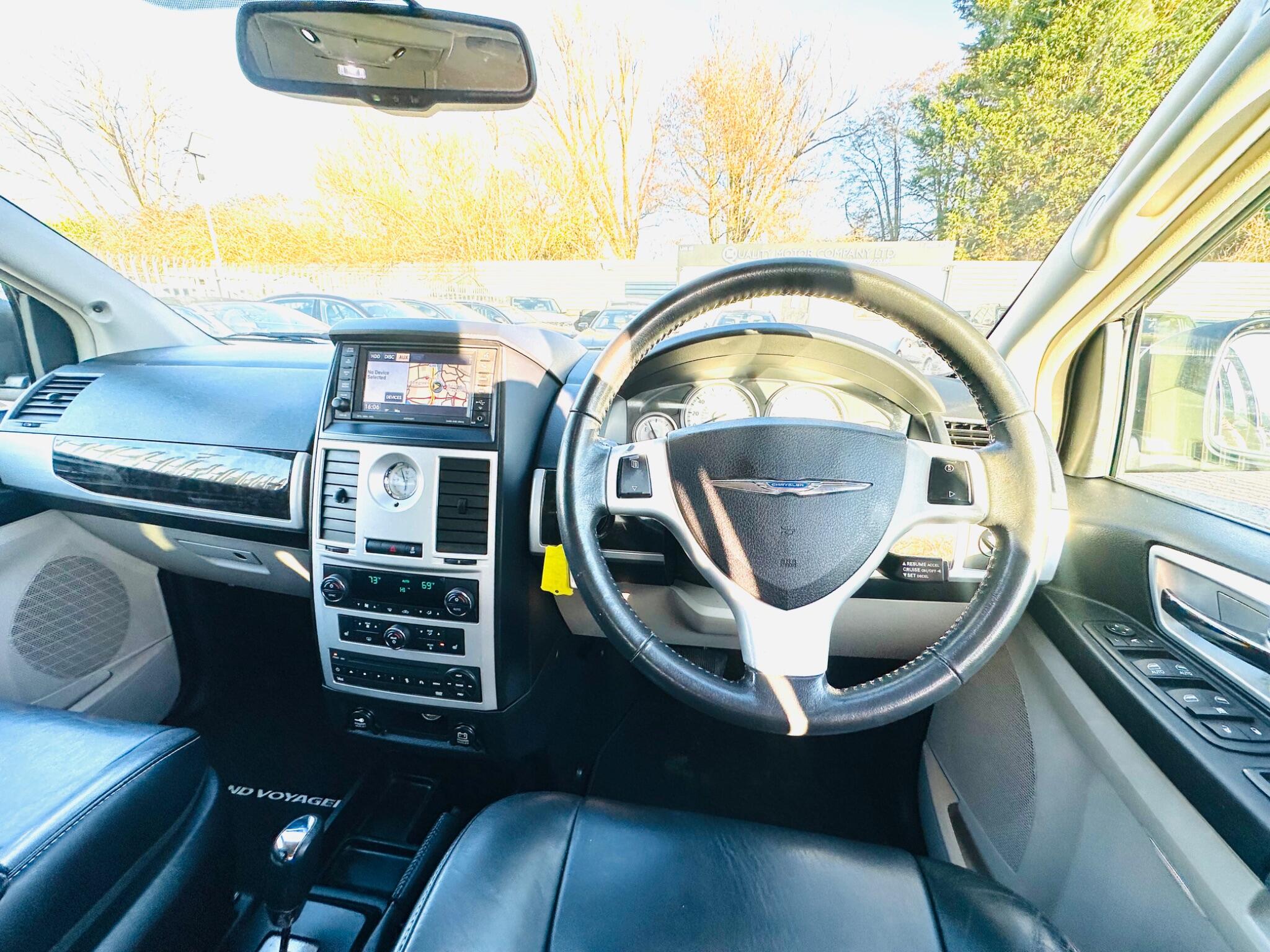 Chrysler Grand Voyager view 24