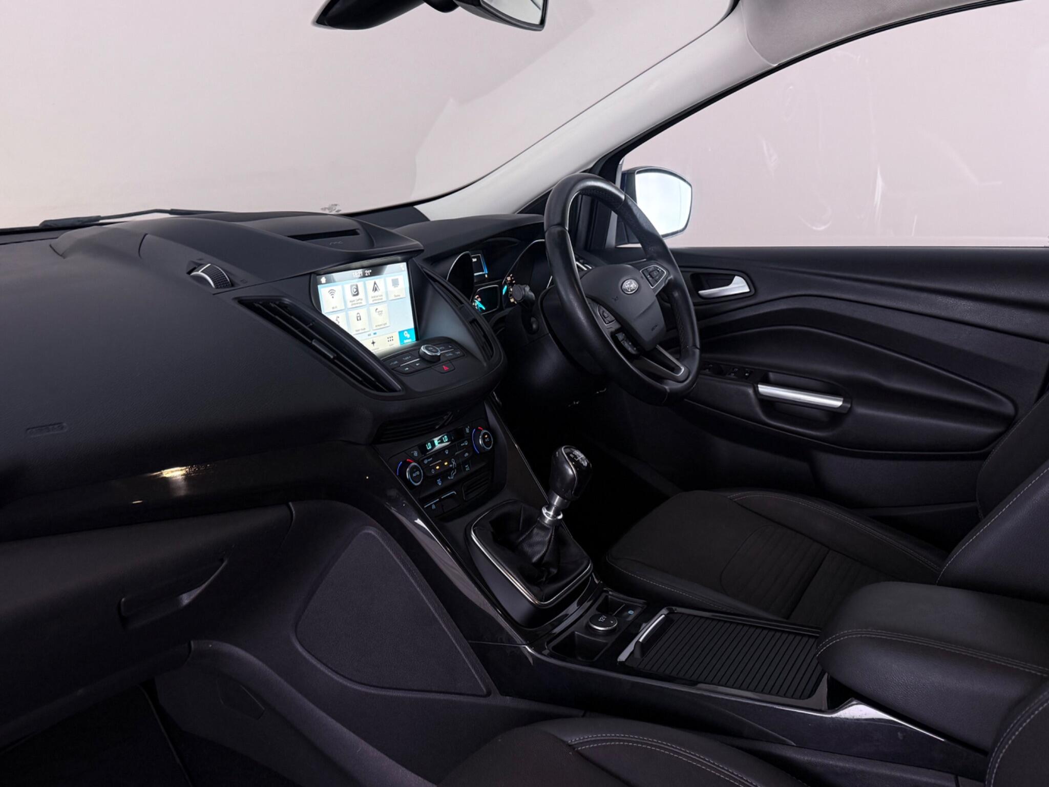 Ford Kuga view 4