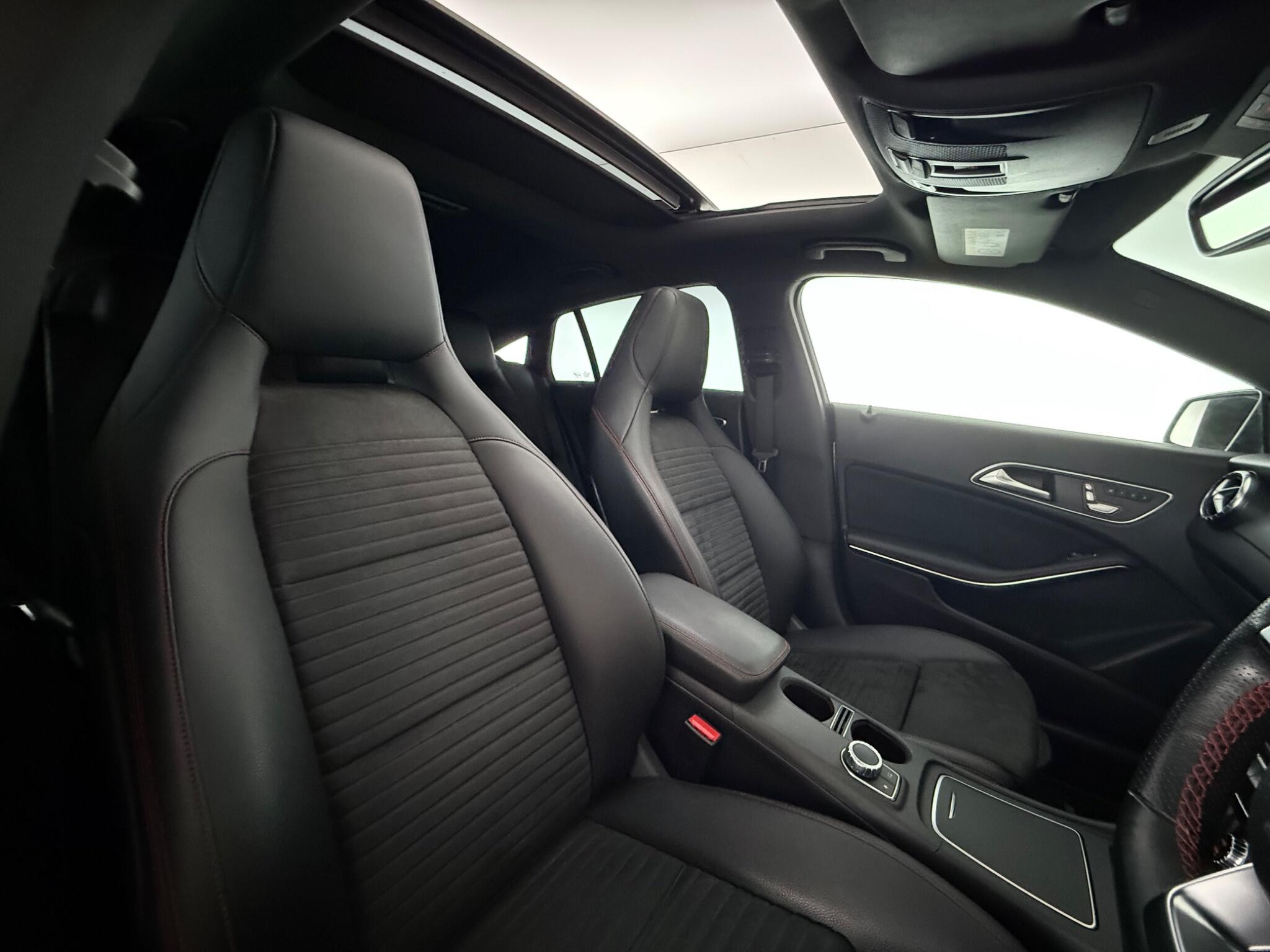 Mercedes-Benz CLA view 33