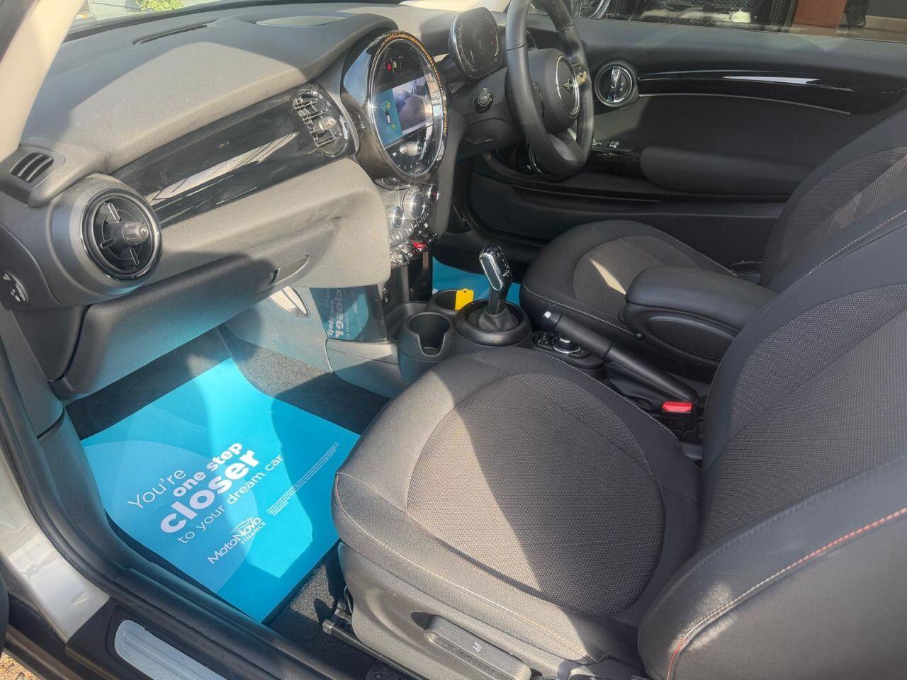 Mini Hatch view 30