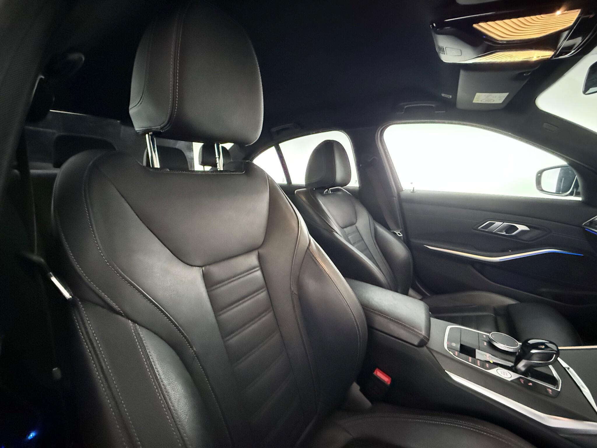 BMW 3 Series view 28