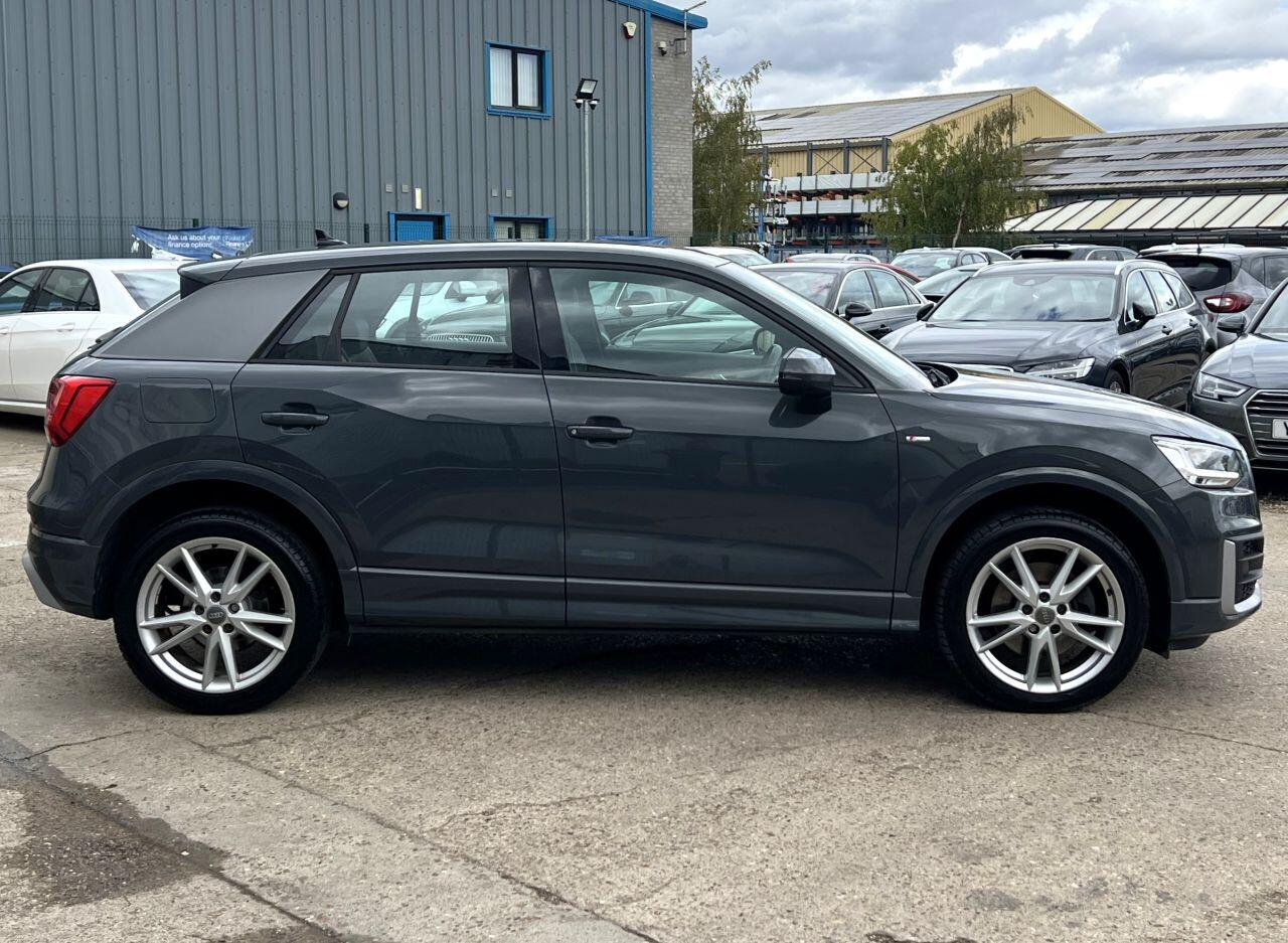 Audi Q2 view 7