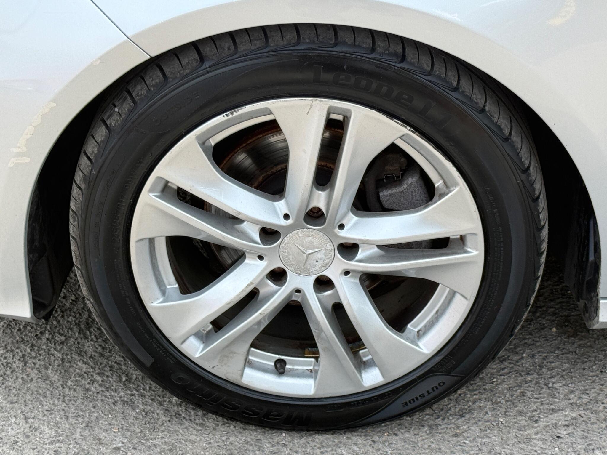 Mercedes-Benz E Class - Image 28