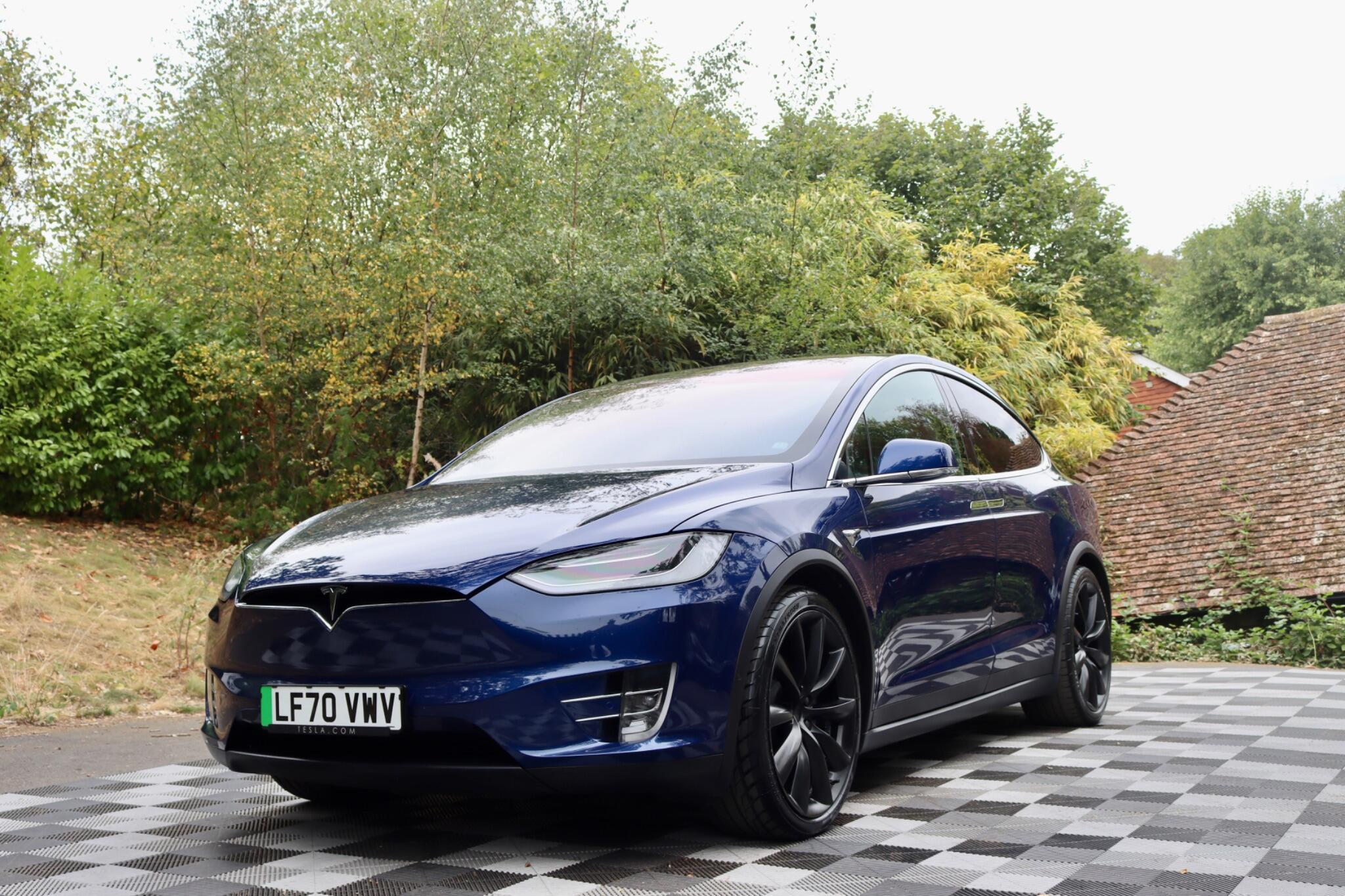 Tesla Model X view 14