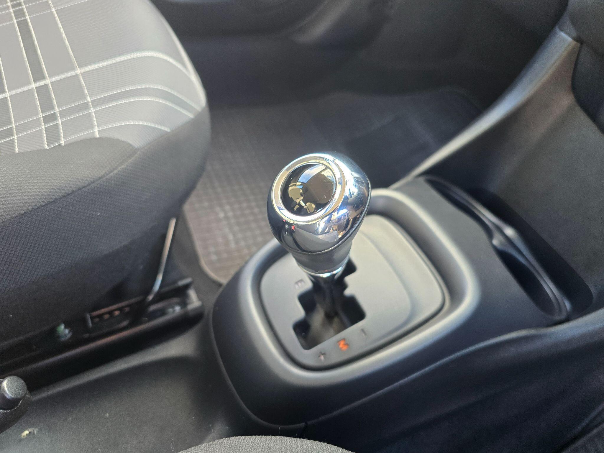 Peugeot 108 view 2