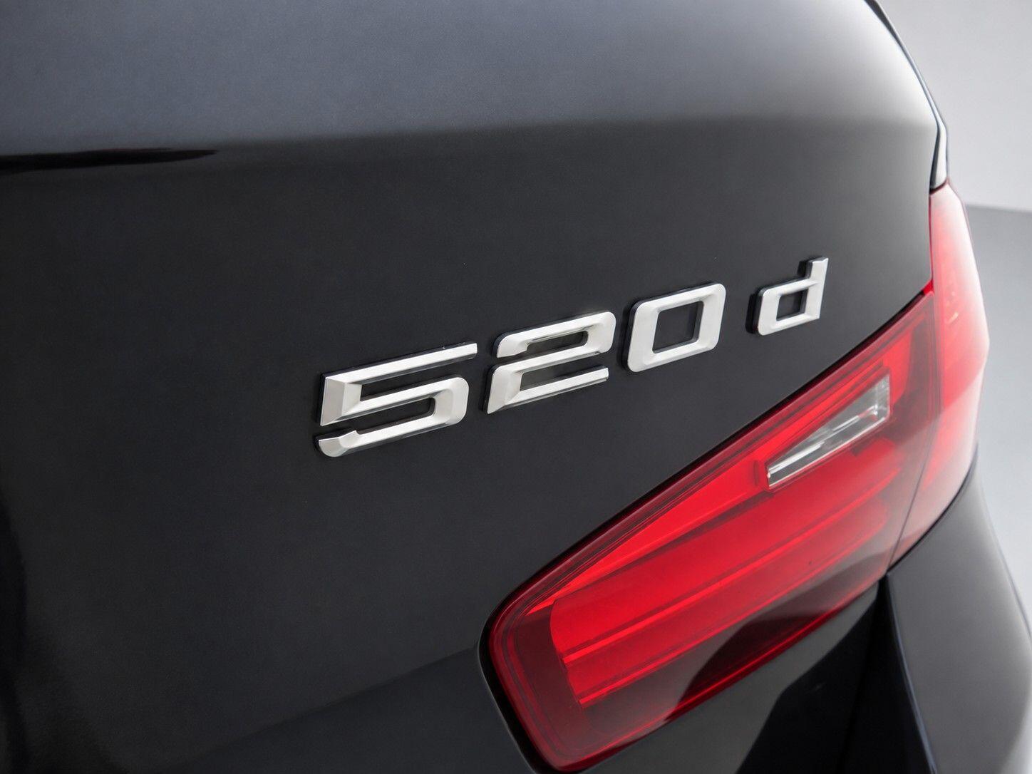 BMW 5 Series view 16