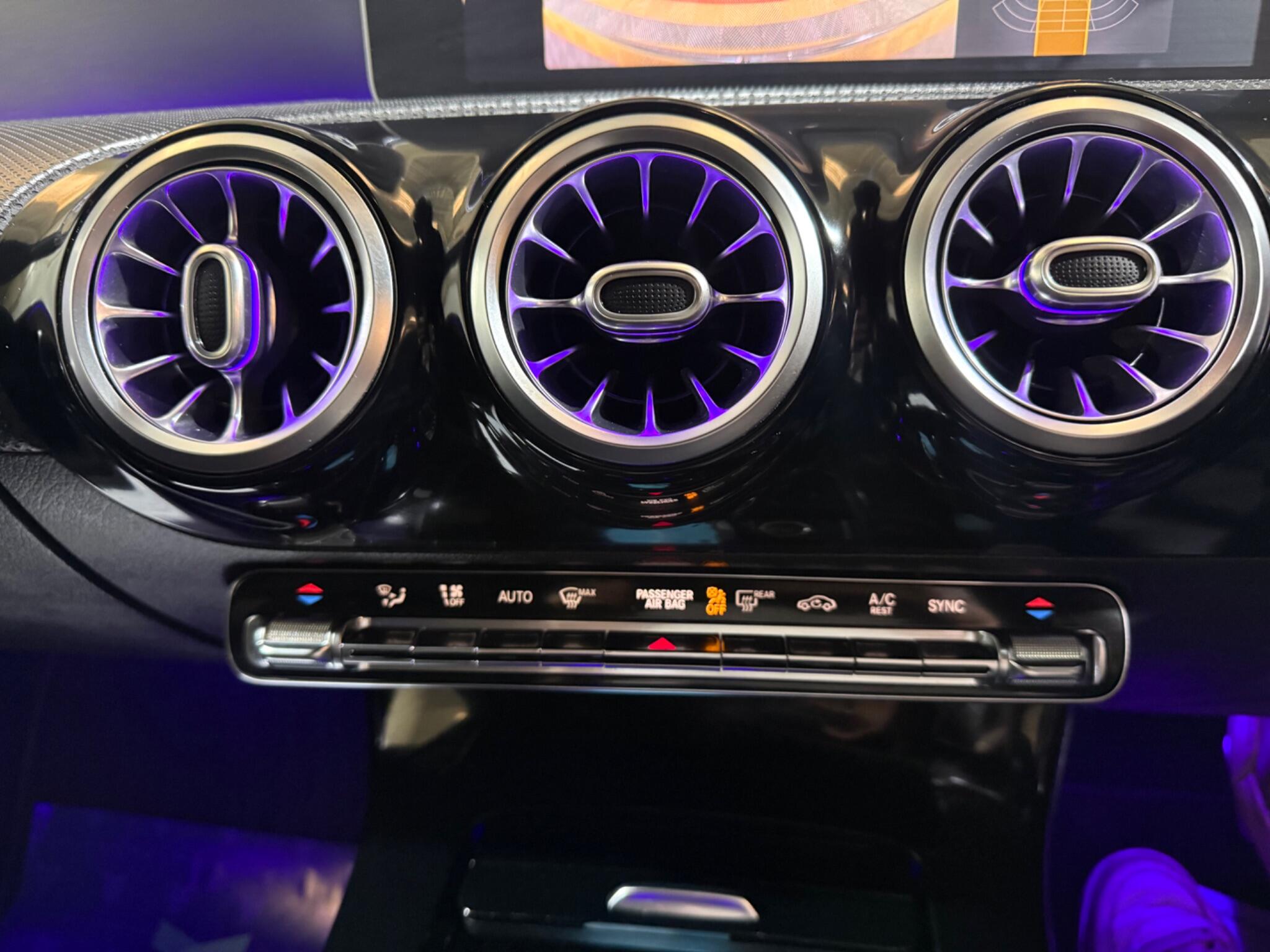 Mercedes-Benz Cla view 18