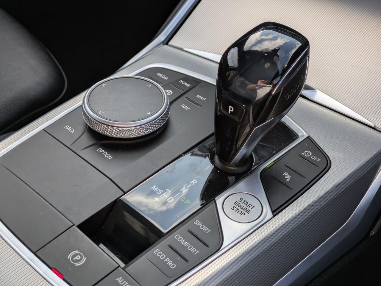 BMW 3 Series view 15