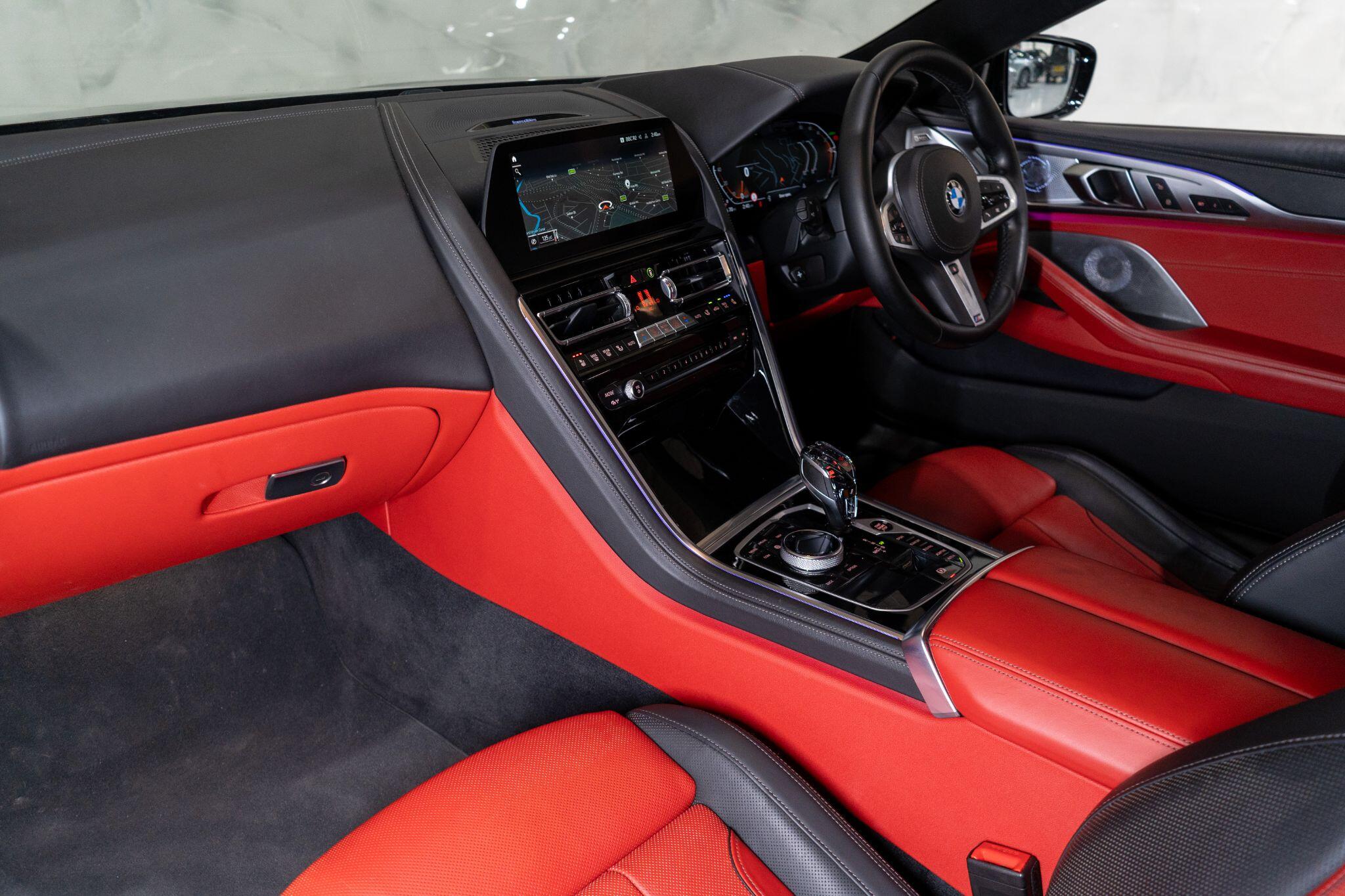 BMW 8 Series view 16