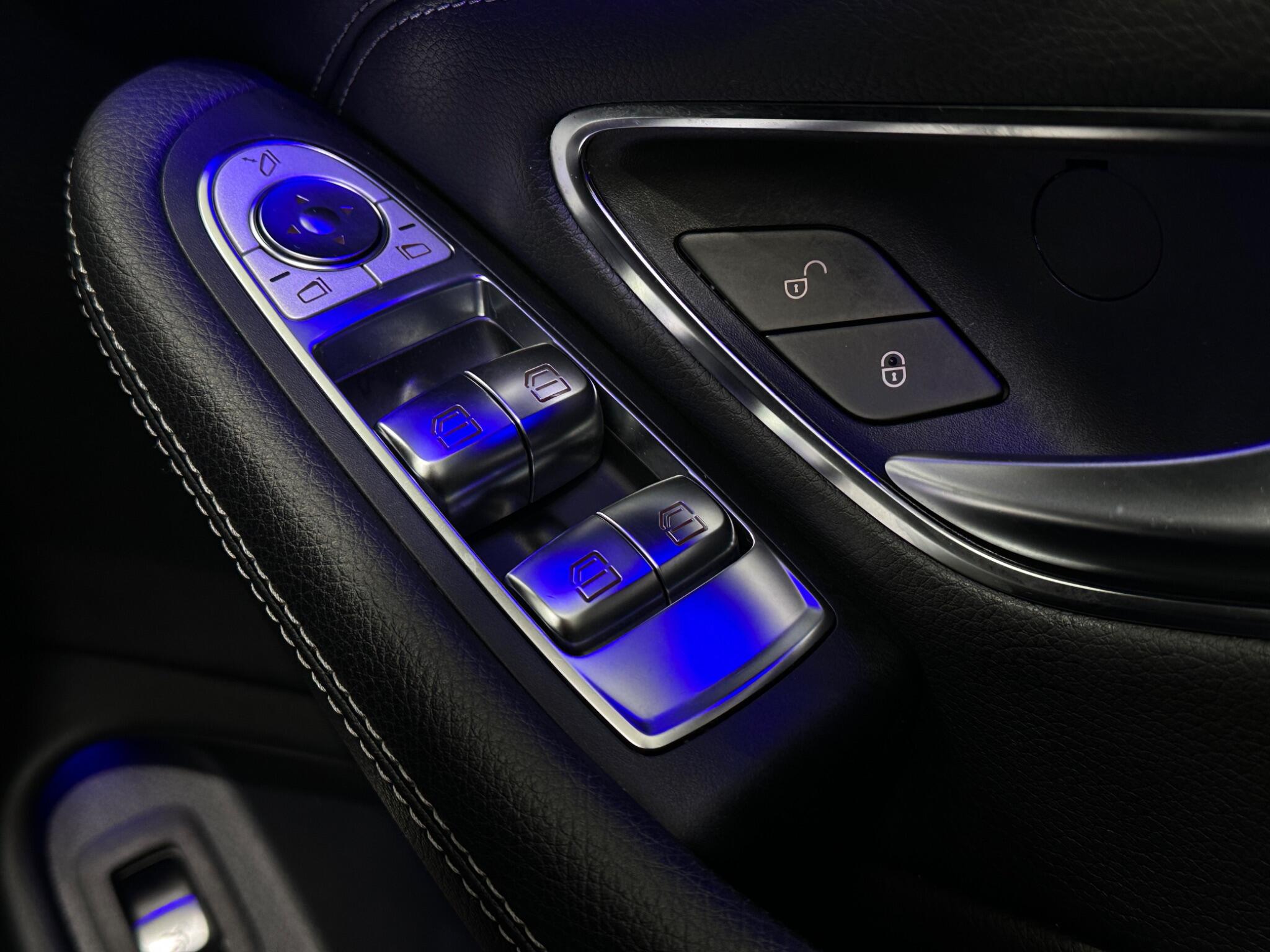 Mercedes-Benz C Class view 19