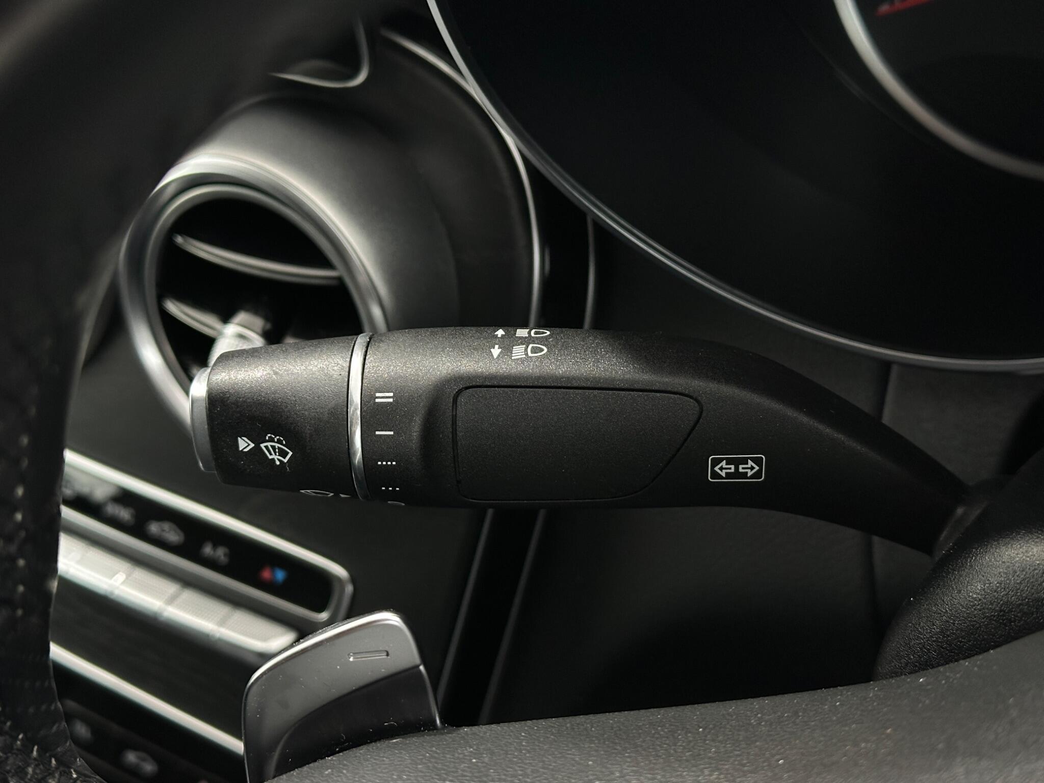 Mercedes-Benz C-Class view 14