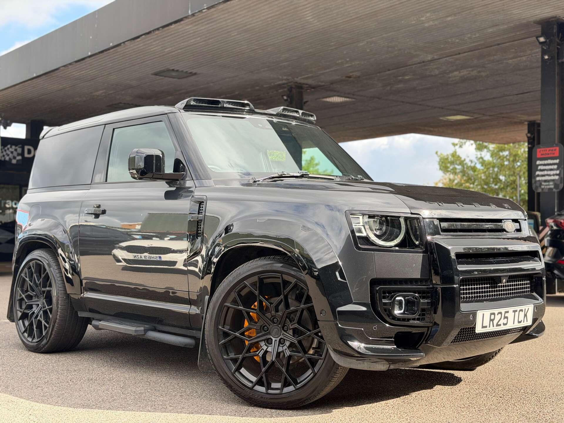 Land Rover Defender view 32