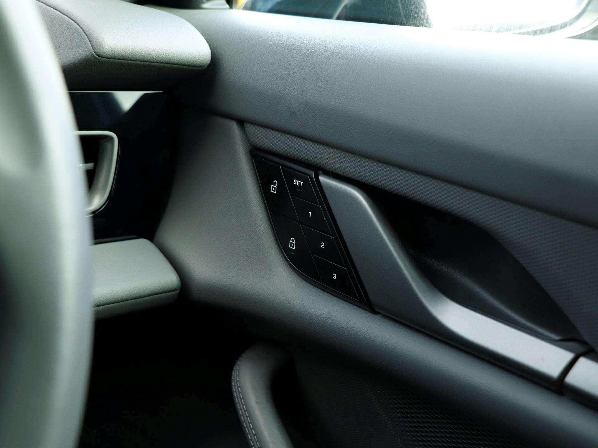 Porsche Taycan view 21