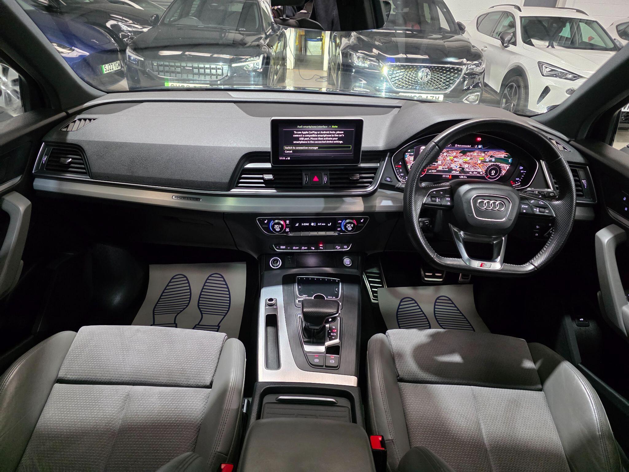 Audi Q5 view 5