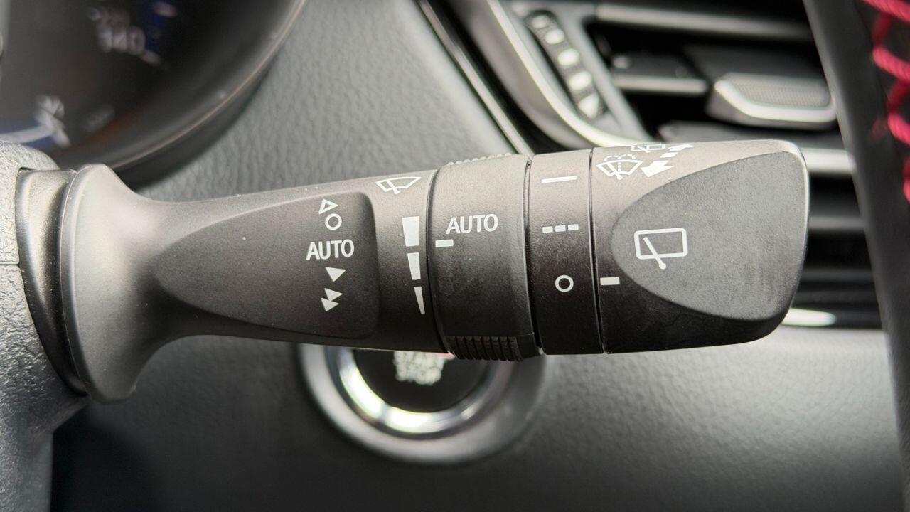 Toyota C-HR view 26
