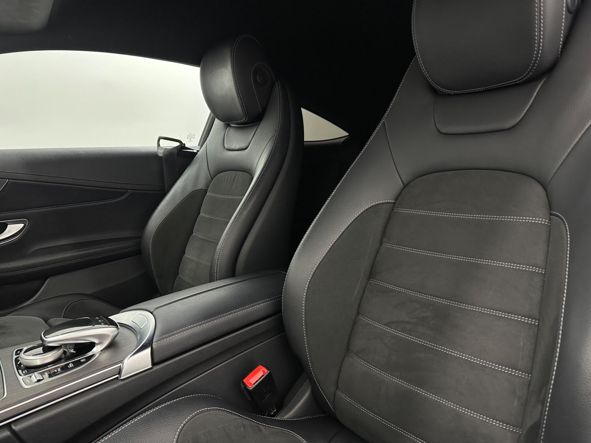 Mercedes-Benz C-Class view 37