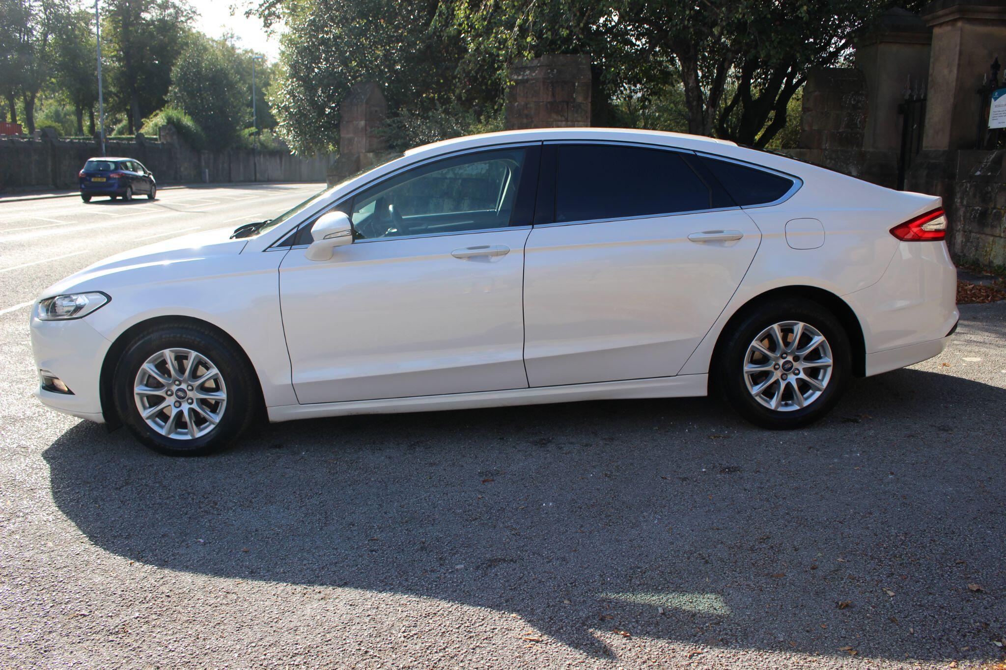 Ford Mondeo view 6