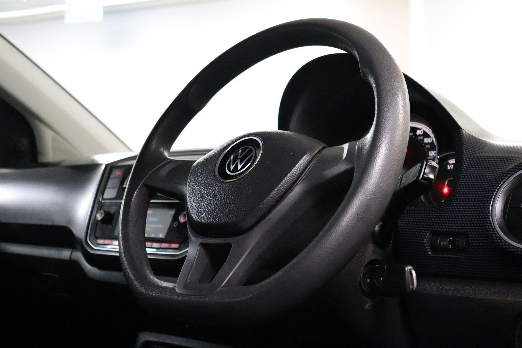 Volkswagen Up! view 12