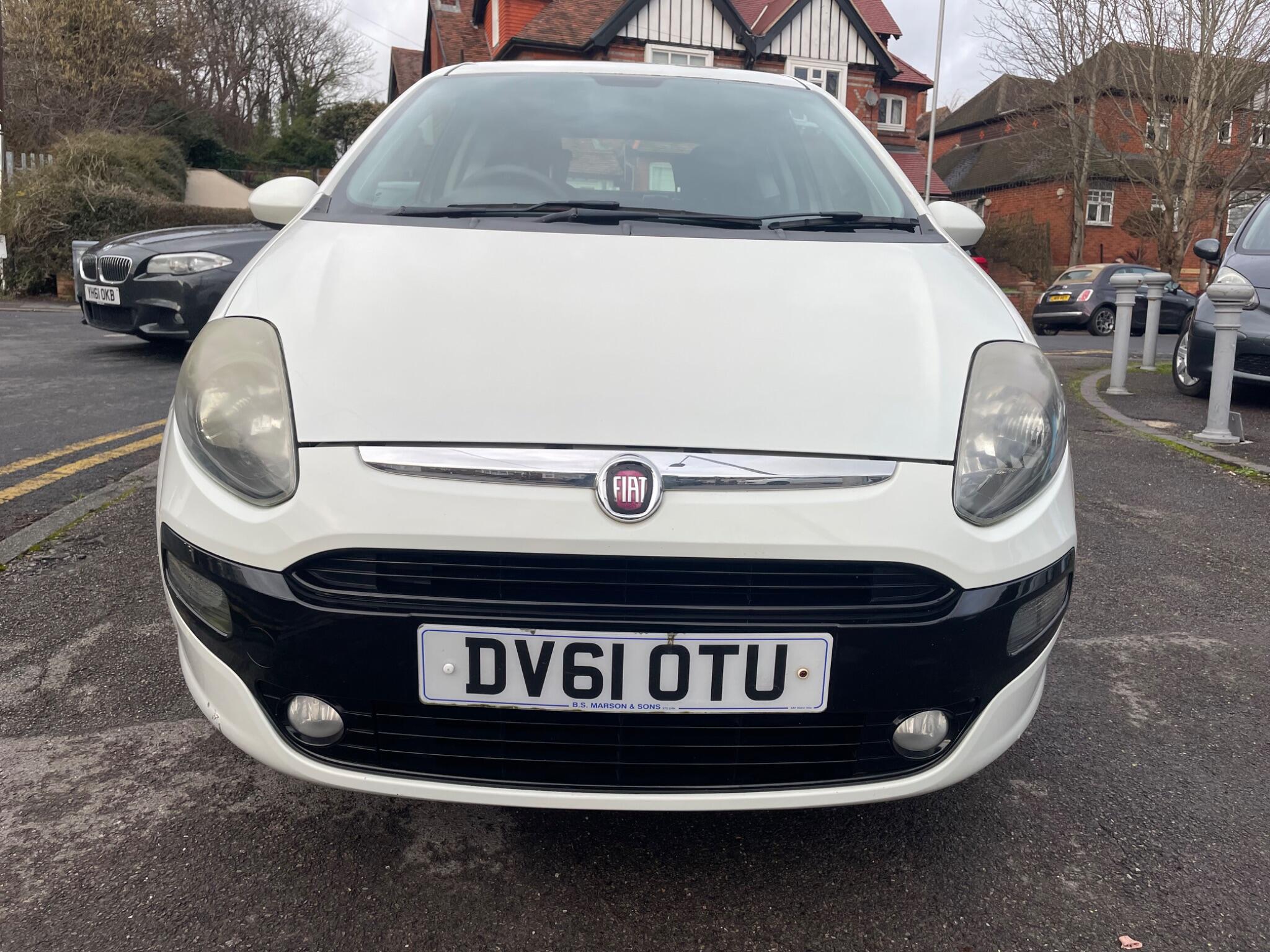 2011 Fiat Punto Evo image 2