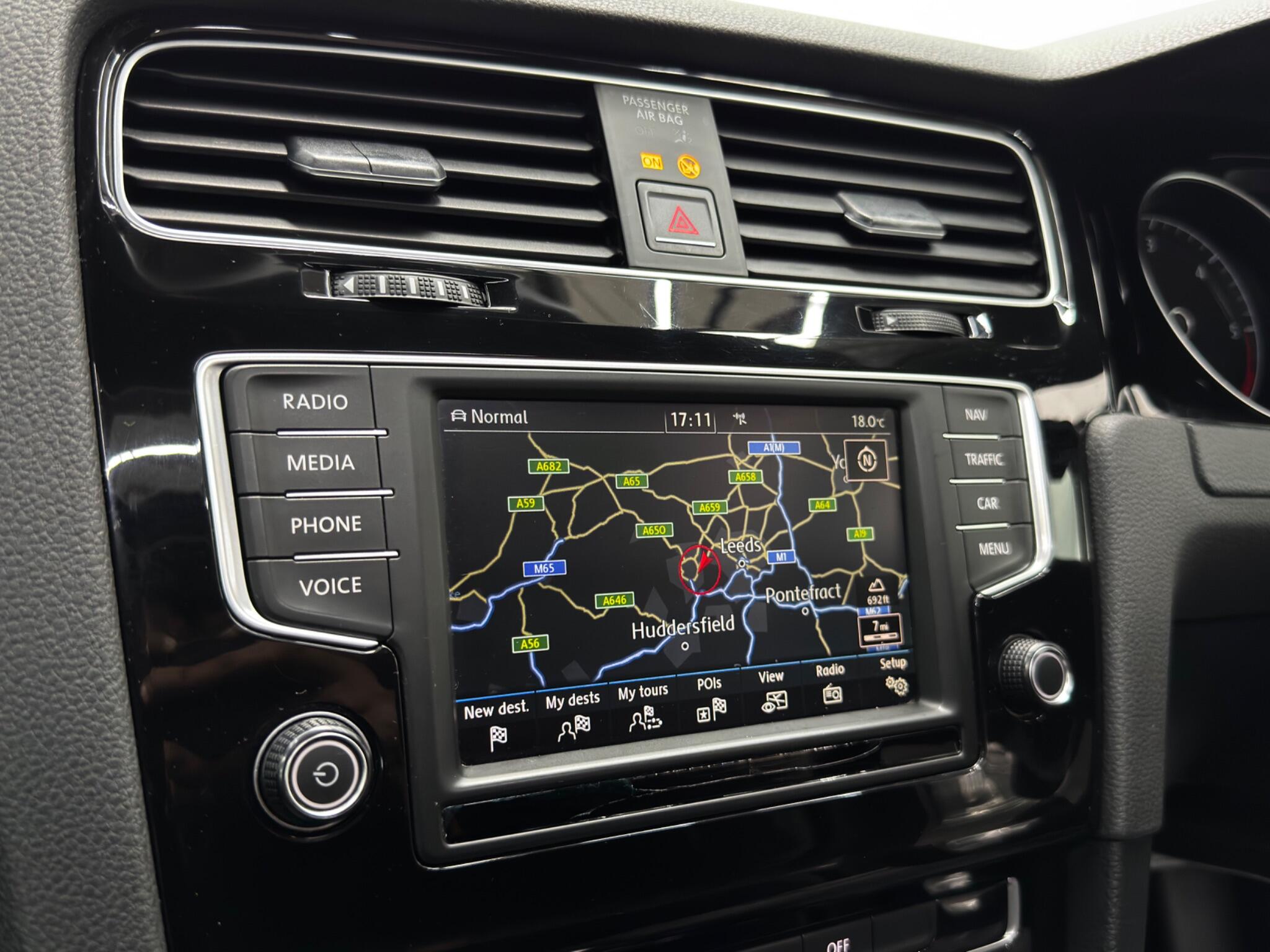 Volkswagen Golf view 9
